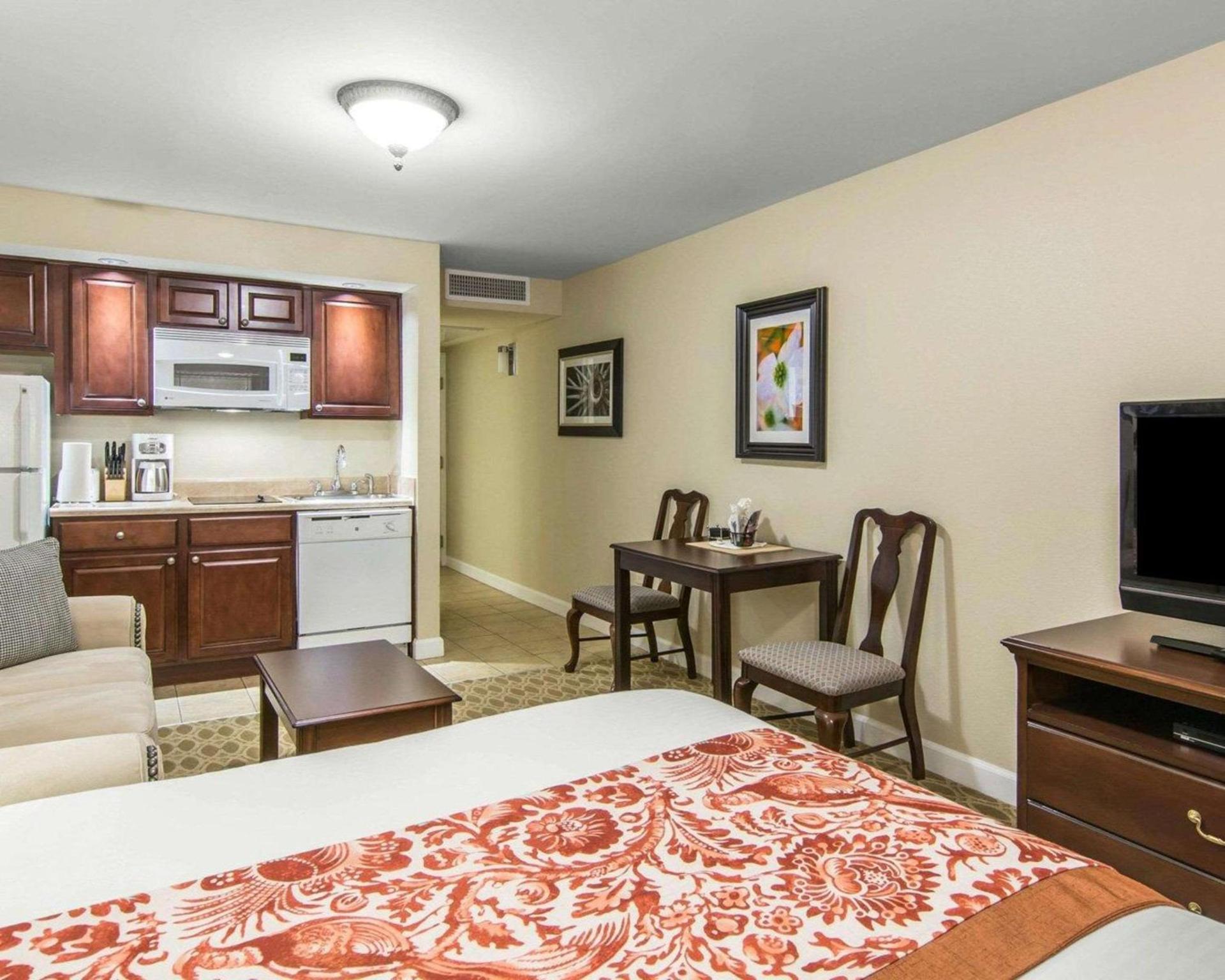 Bluegreen Vacations Patrick Henry Square, an Ascend Collection Resort photo 16
