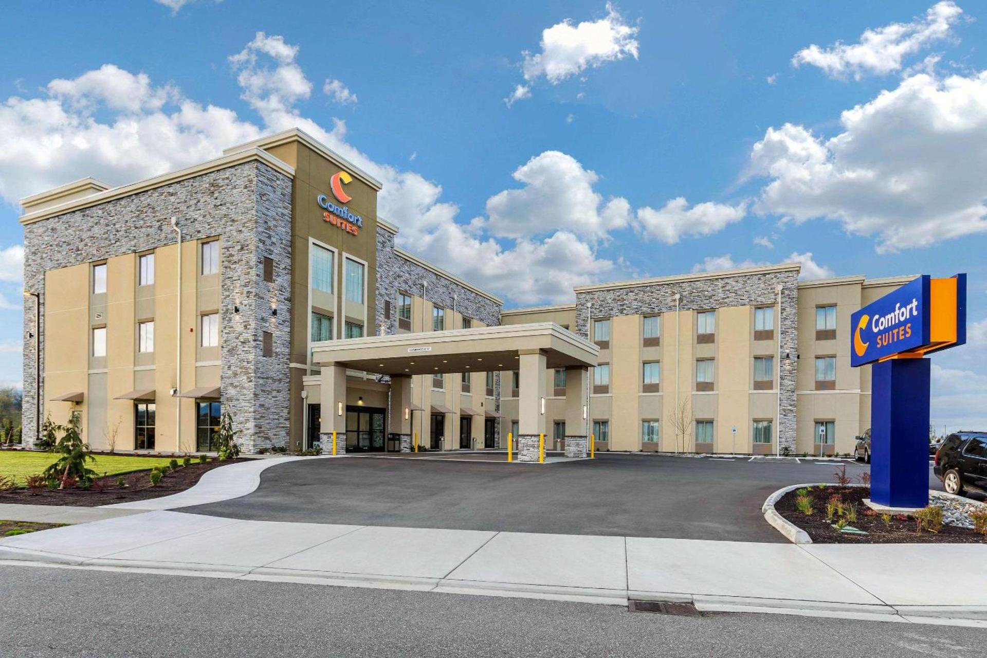 Comfort Suites Burlington near I-5 photo 2