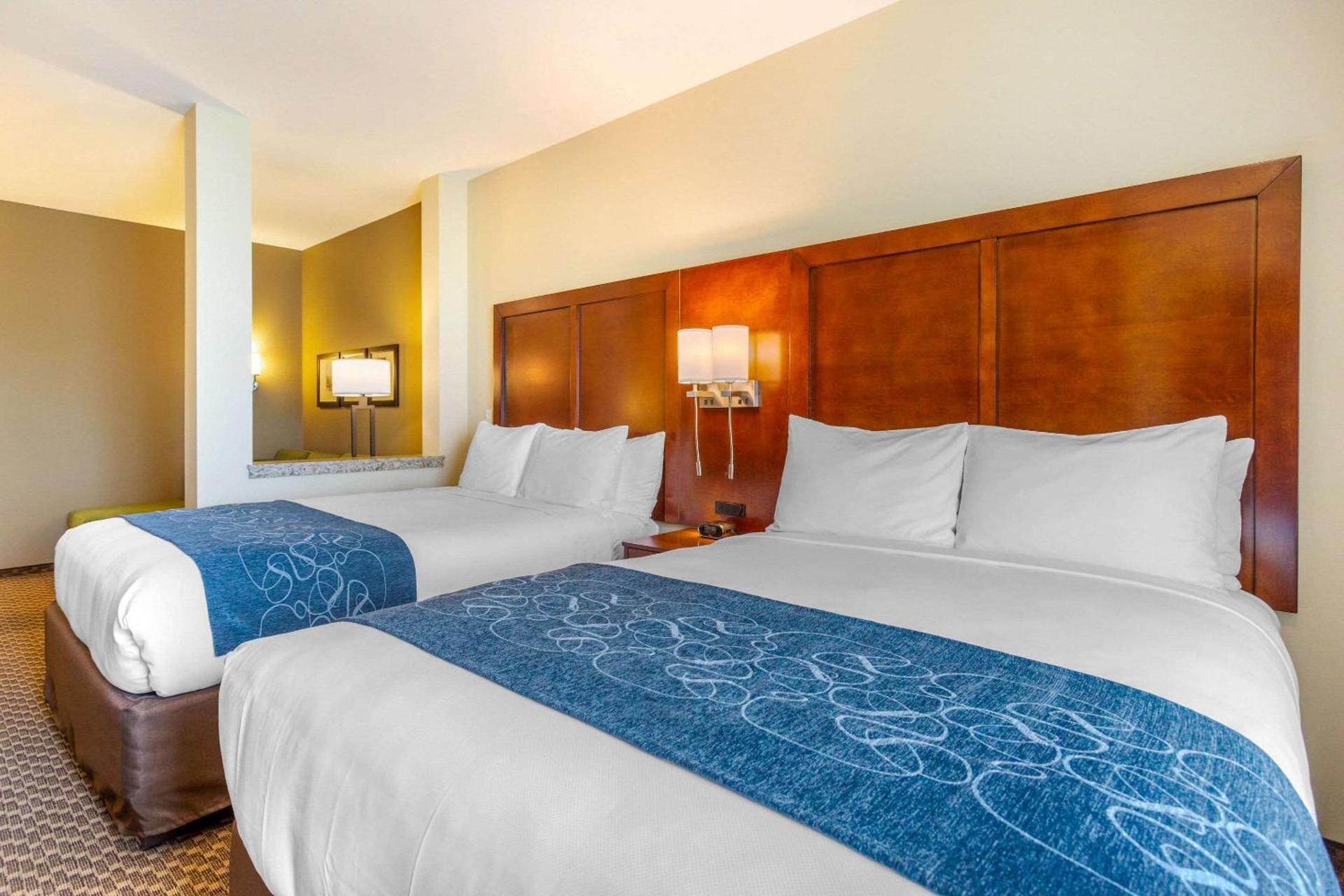 Comfort Suites Burlington near I-5 photo 24