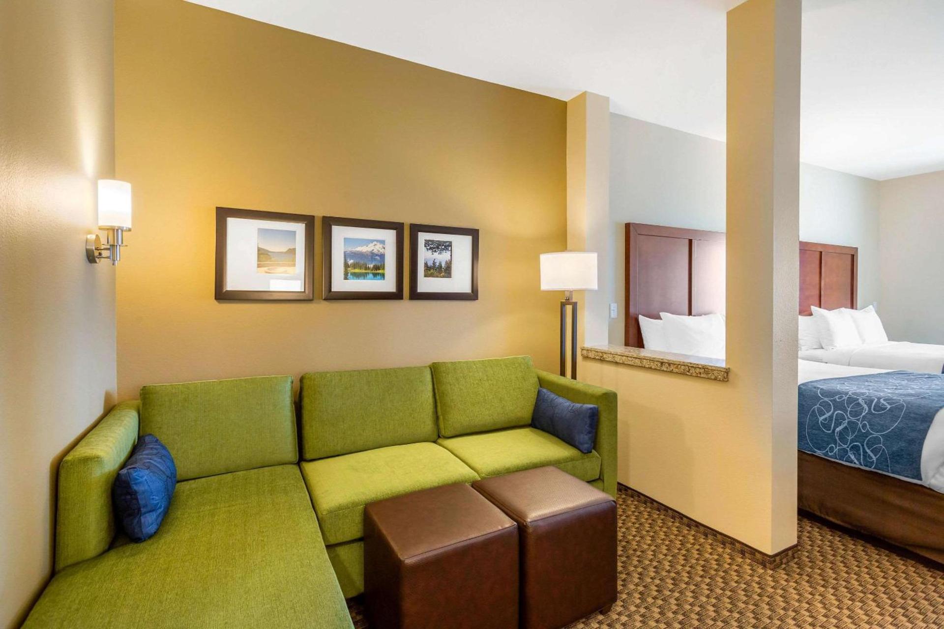Comfort Suites Burlington near I-5 photo 27