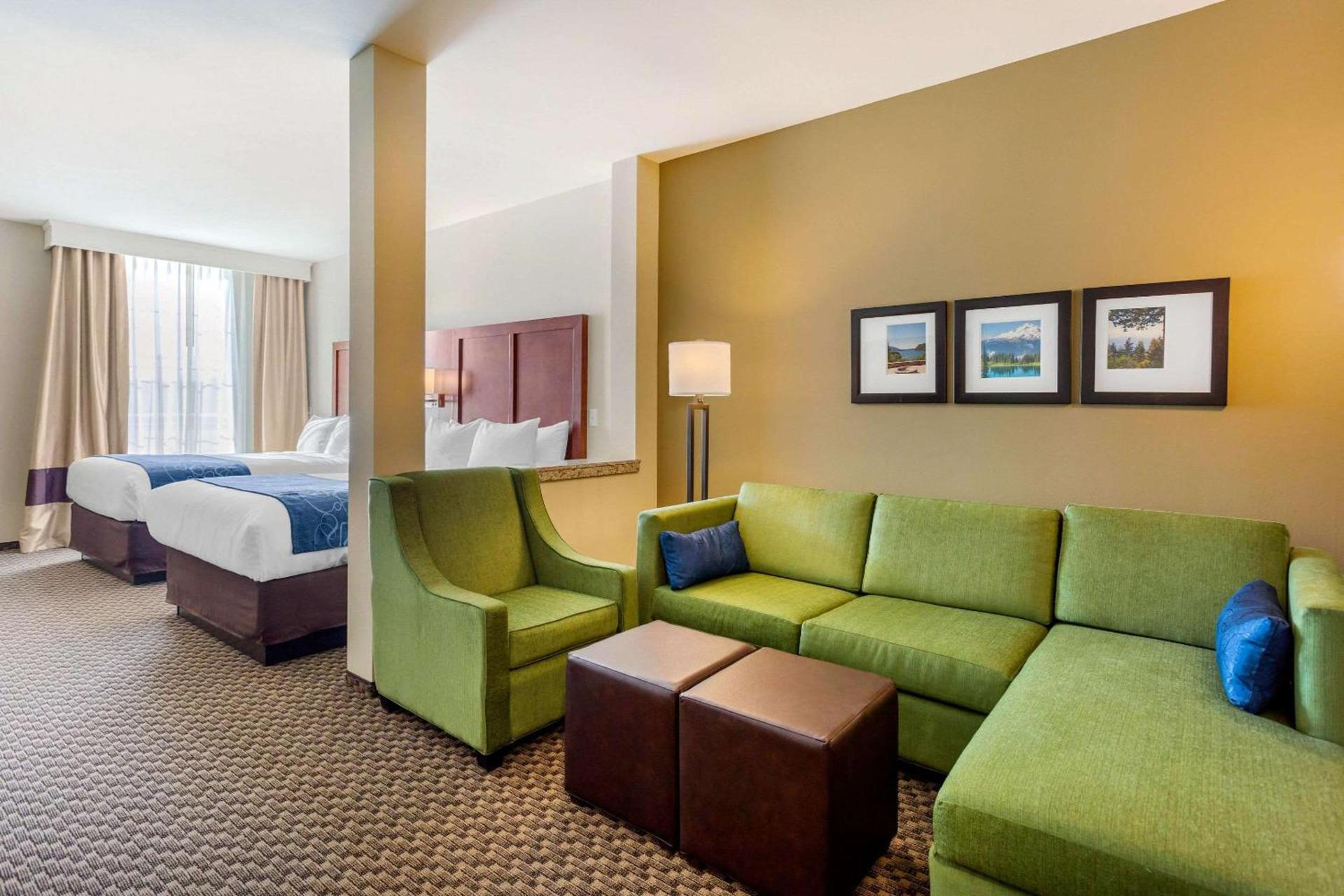 Comfort Suites Burlington near I-5 photo 29