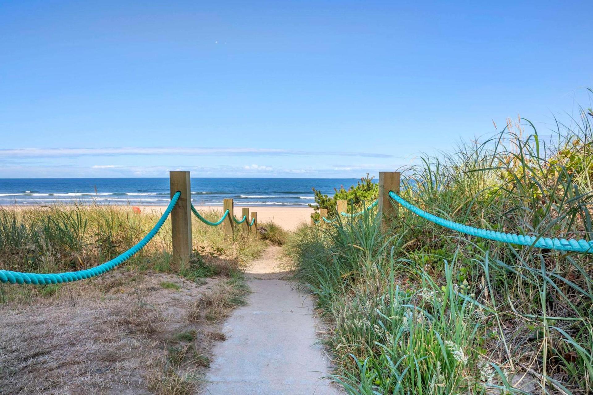 Lincoln Sands Oceanfront Resort, an Ascend Collection Hotel photo 4