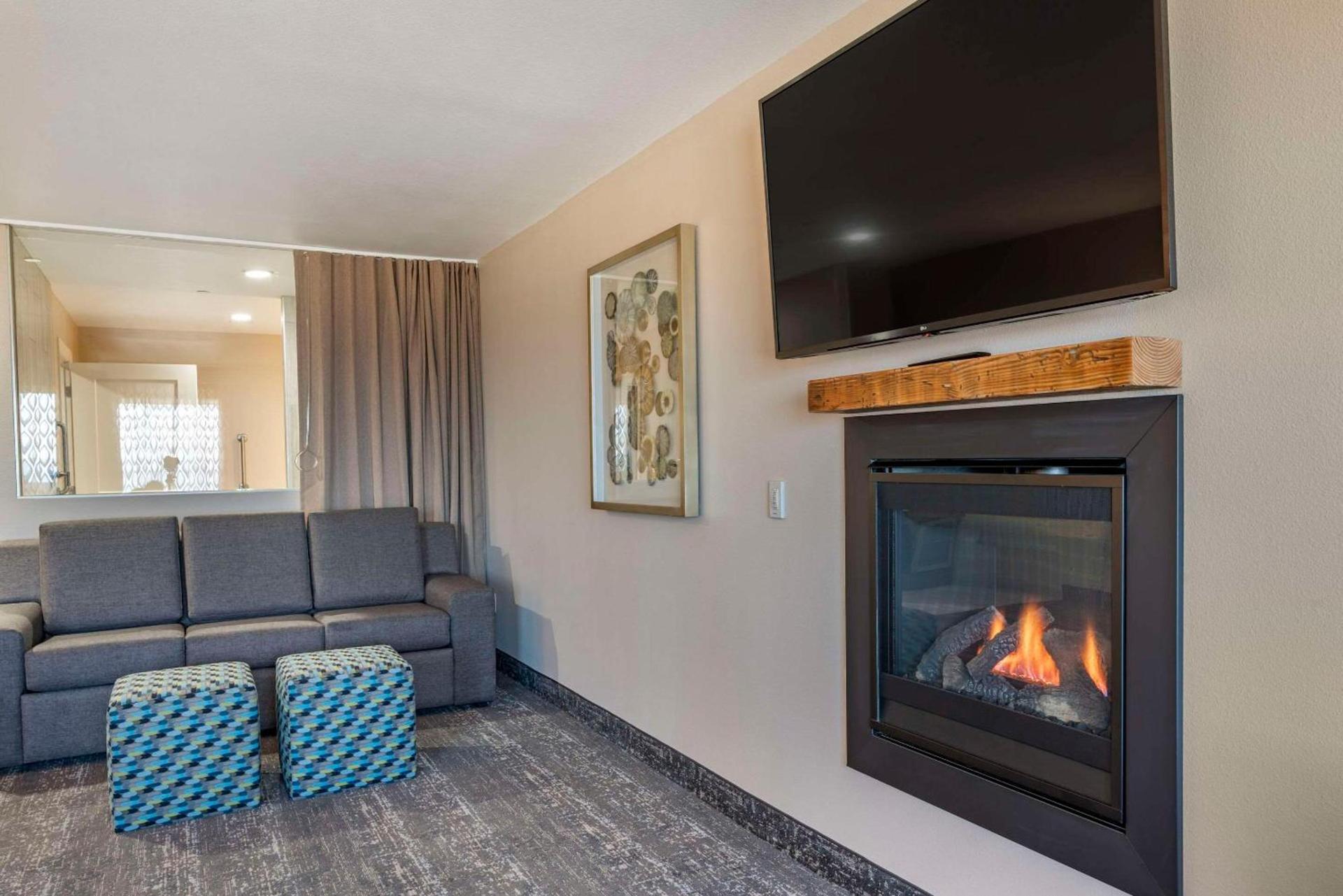 Lincoln Sands Oceanfront Resort, an Ascend Collection Hotel photo 11