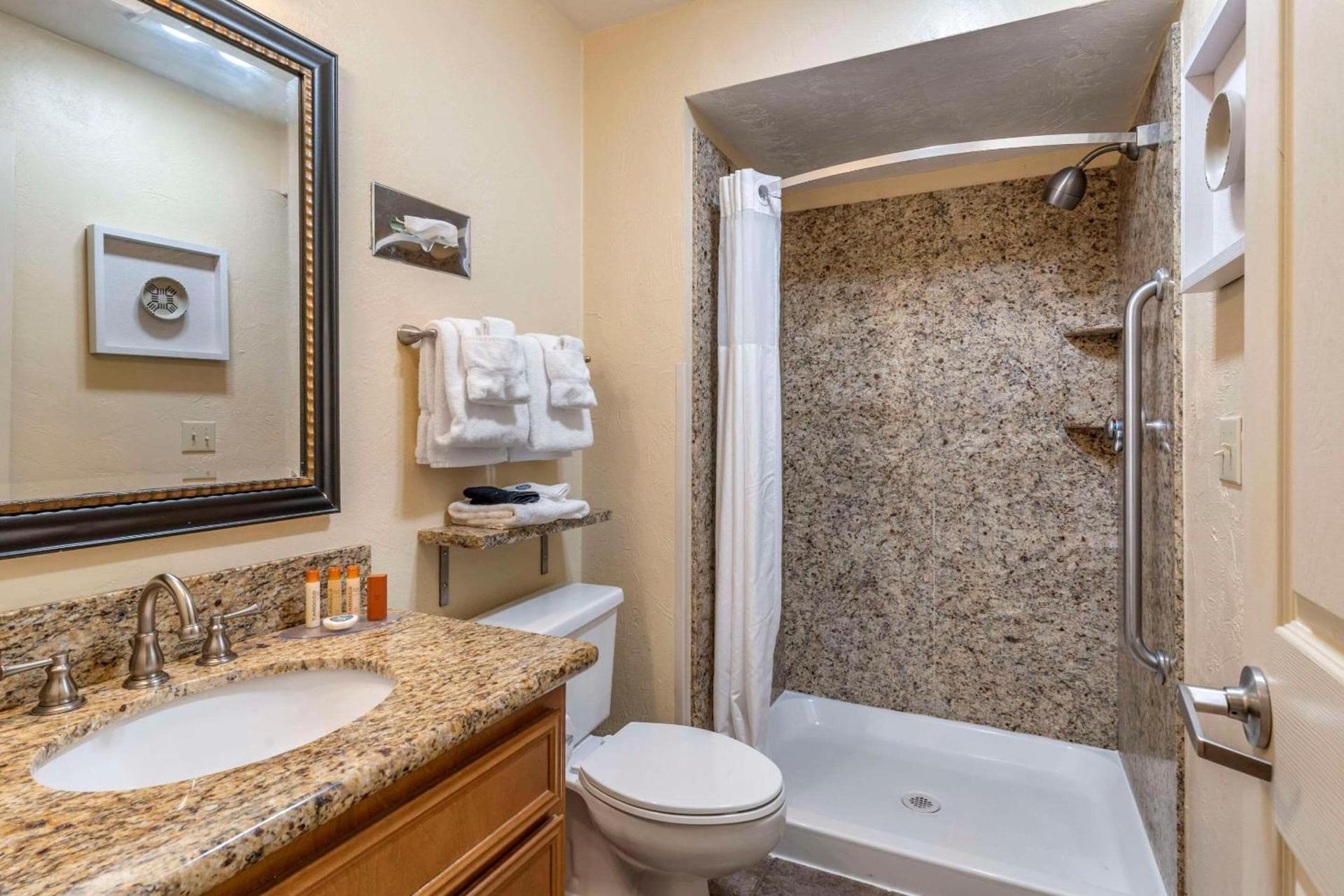 Lincoln Sands Oceanfront Resort, an Ascend Collection Hotel photo 26