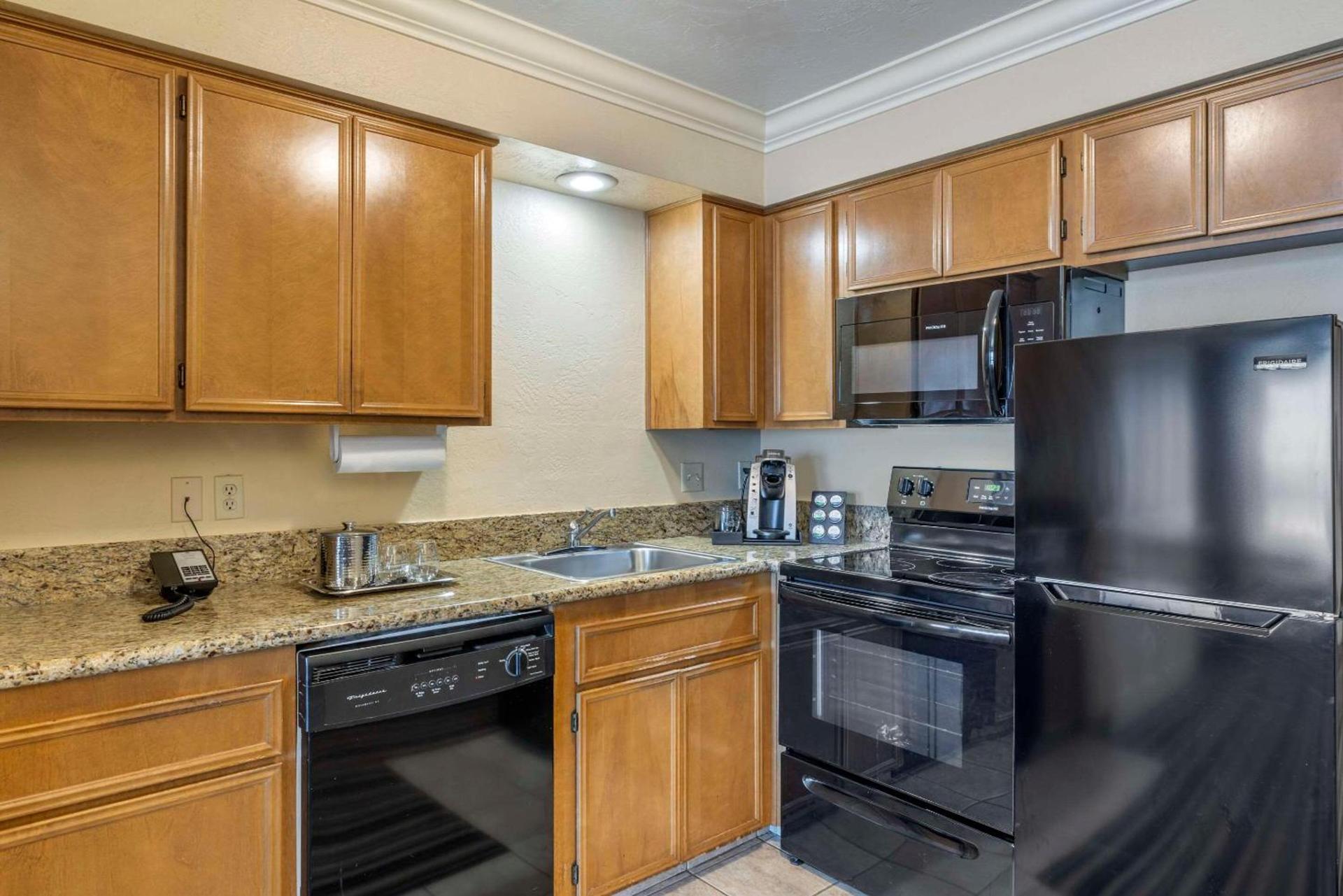 Lincoln Sands Oceanfront Resort, an Ascend Collection Hotel photo 32