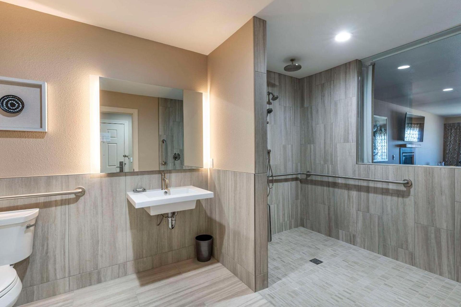 Lincoln Sands Oceanfront Resort, an Ascend Collection Hotel photo 38