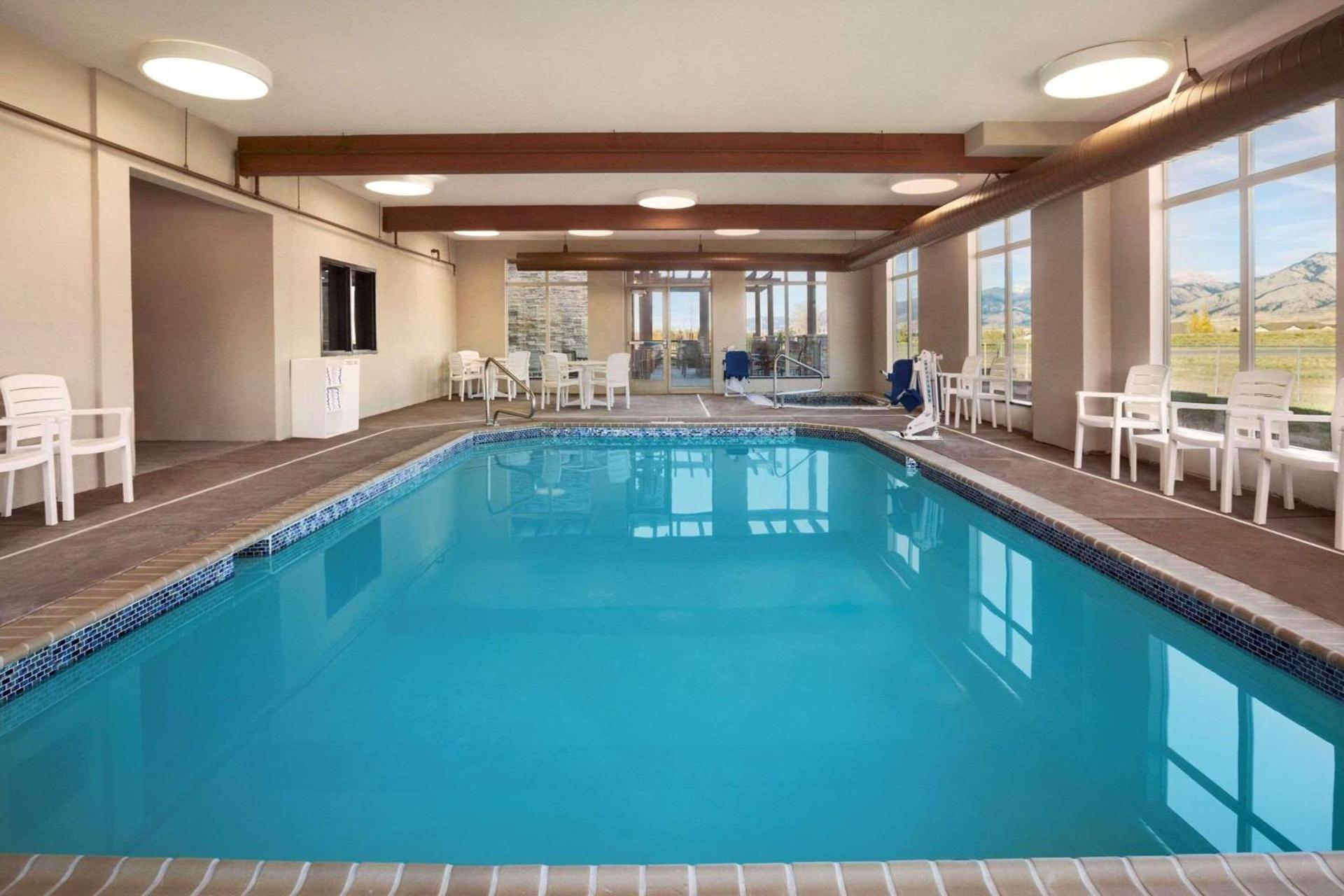 Country Inn & Suites by Radisson, Bozeman, MT photo 3
