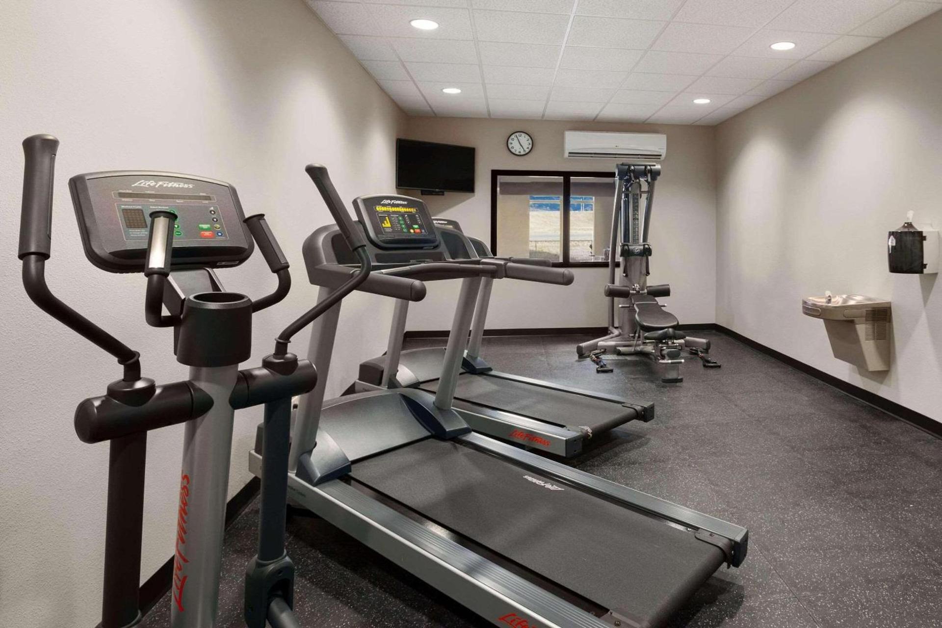 Country Inn & Suites by Radisson, Bozeman, MT photo 36