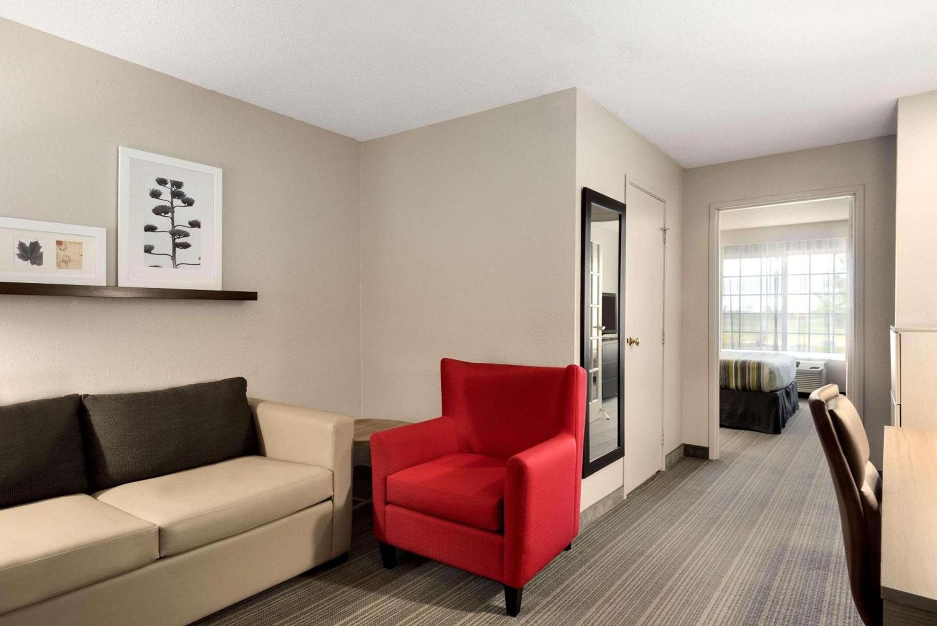 Country Inn & Suites by Radisson, Romeoville - Bolingbrook photo 41