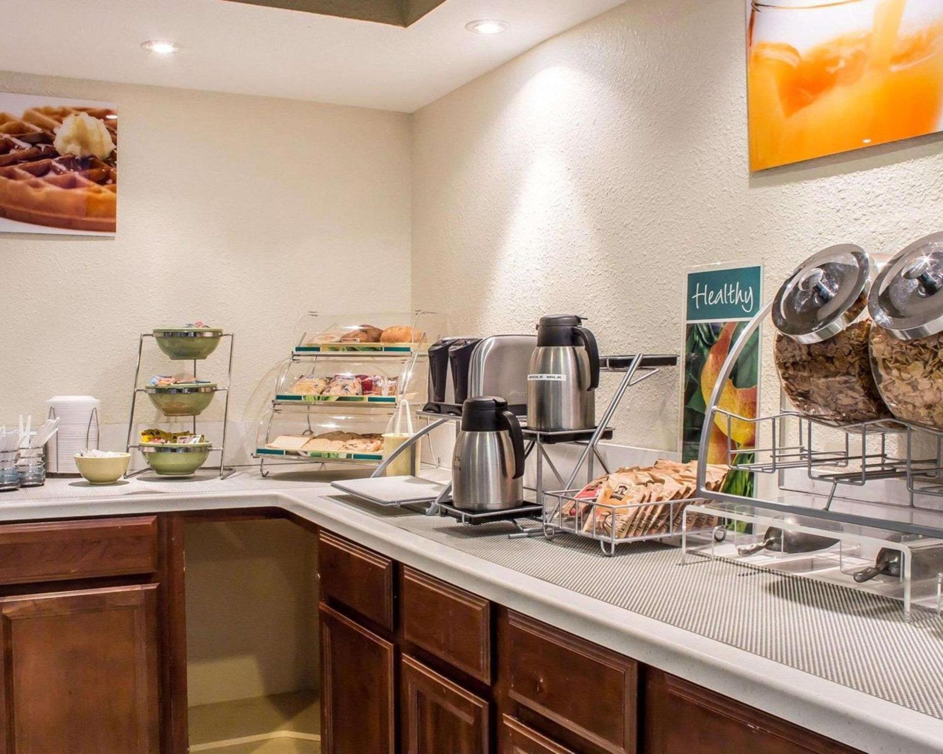 Quality Inn & Suites Yuma photo 39