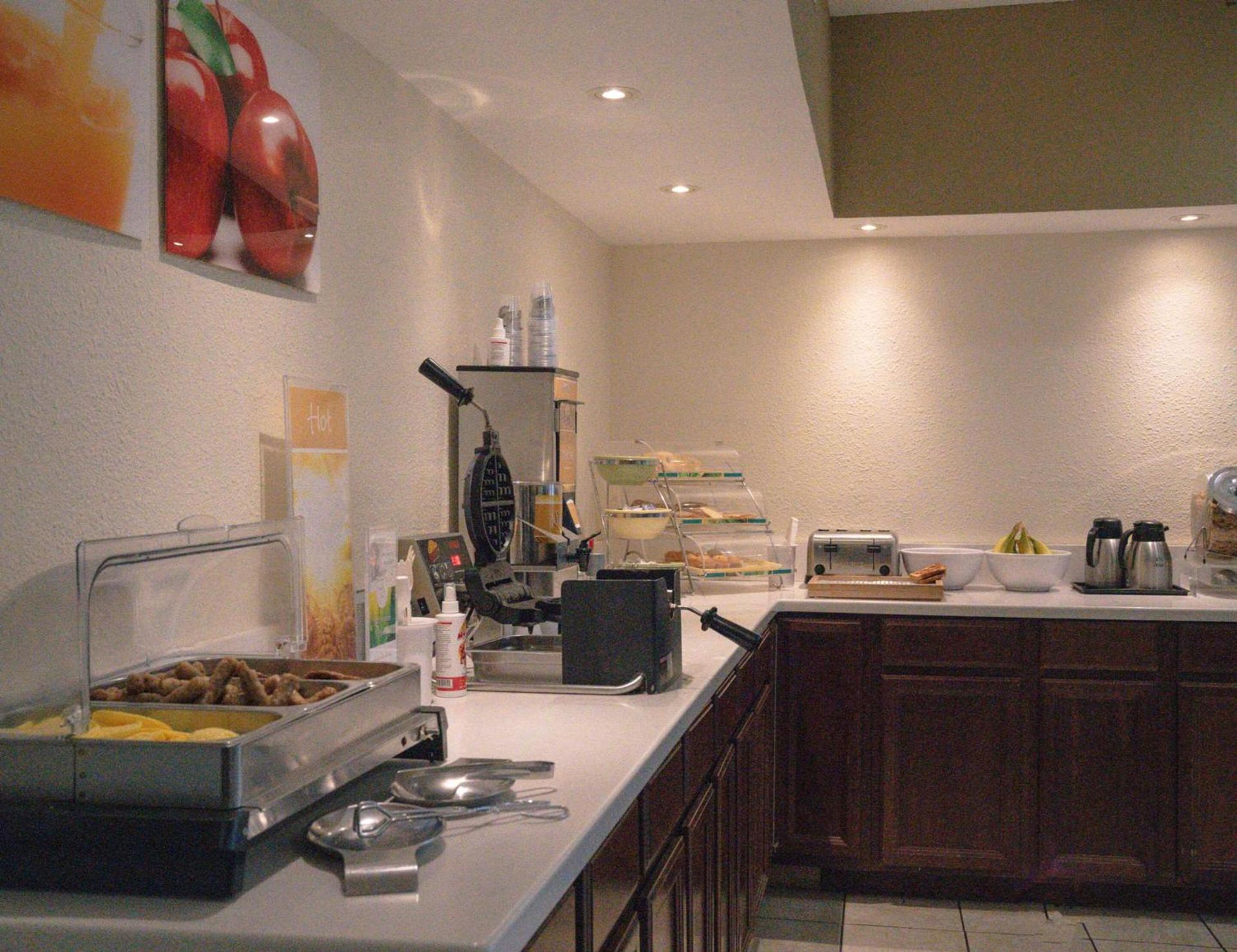 Quality Inn & Suites Yuma photo 43