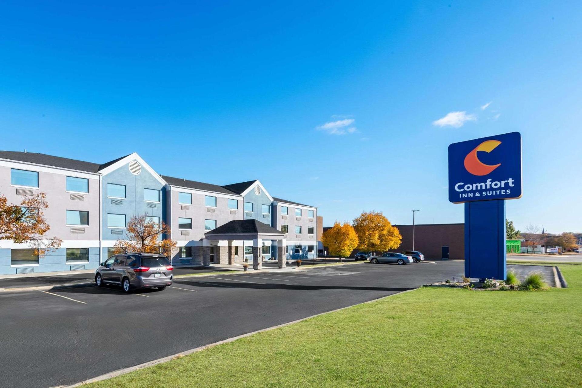 Comfort Inn & Suites Mason City - Clear Lake — hotel in Mason City