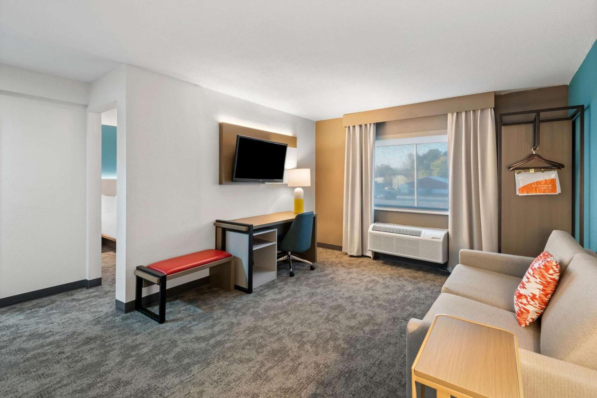 Comfort Inn & Suites Mason City - Clear Lake photo 31