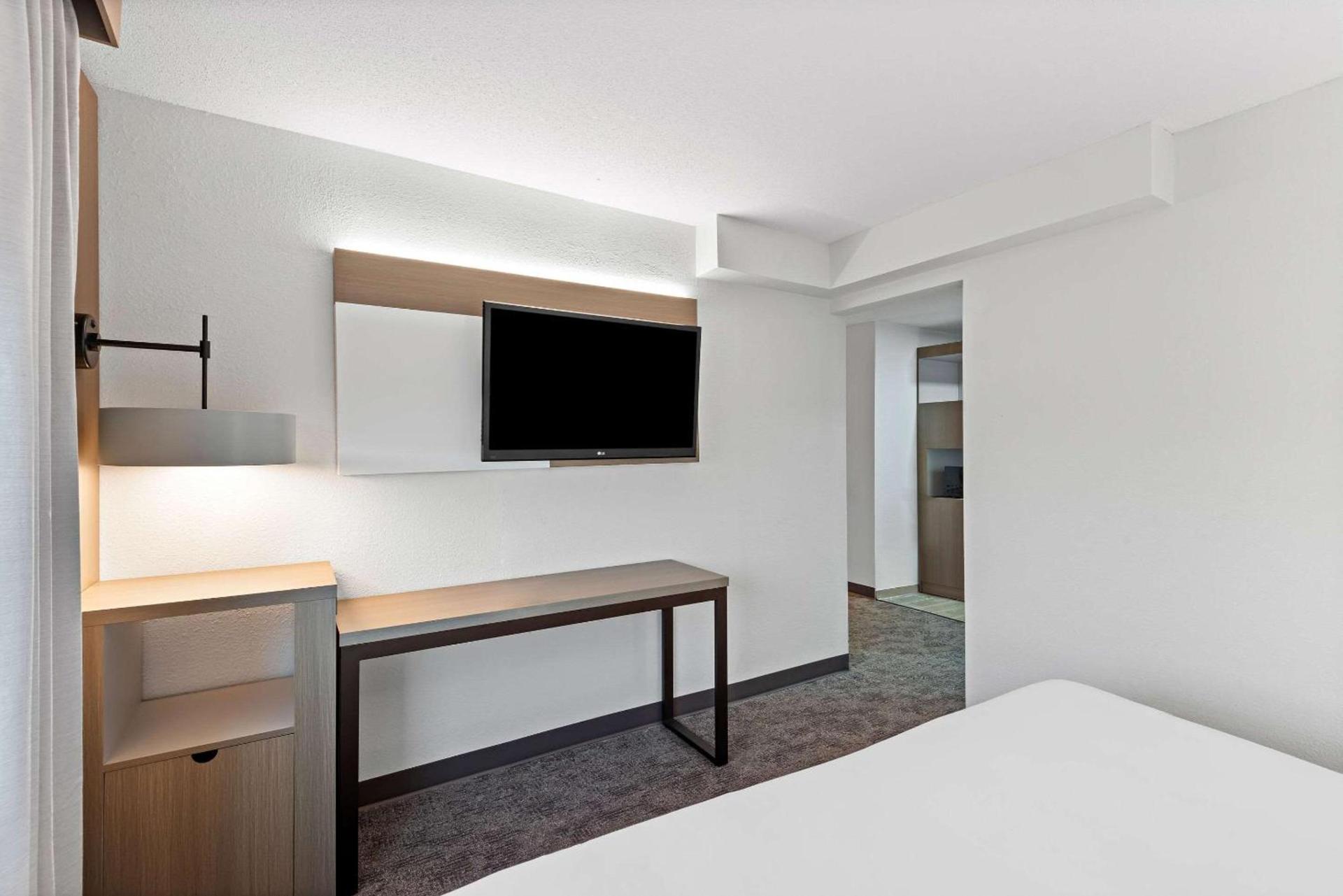 Comfort Inn & Suites Mason City - Clear Lake photo 32