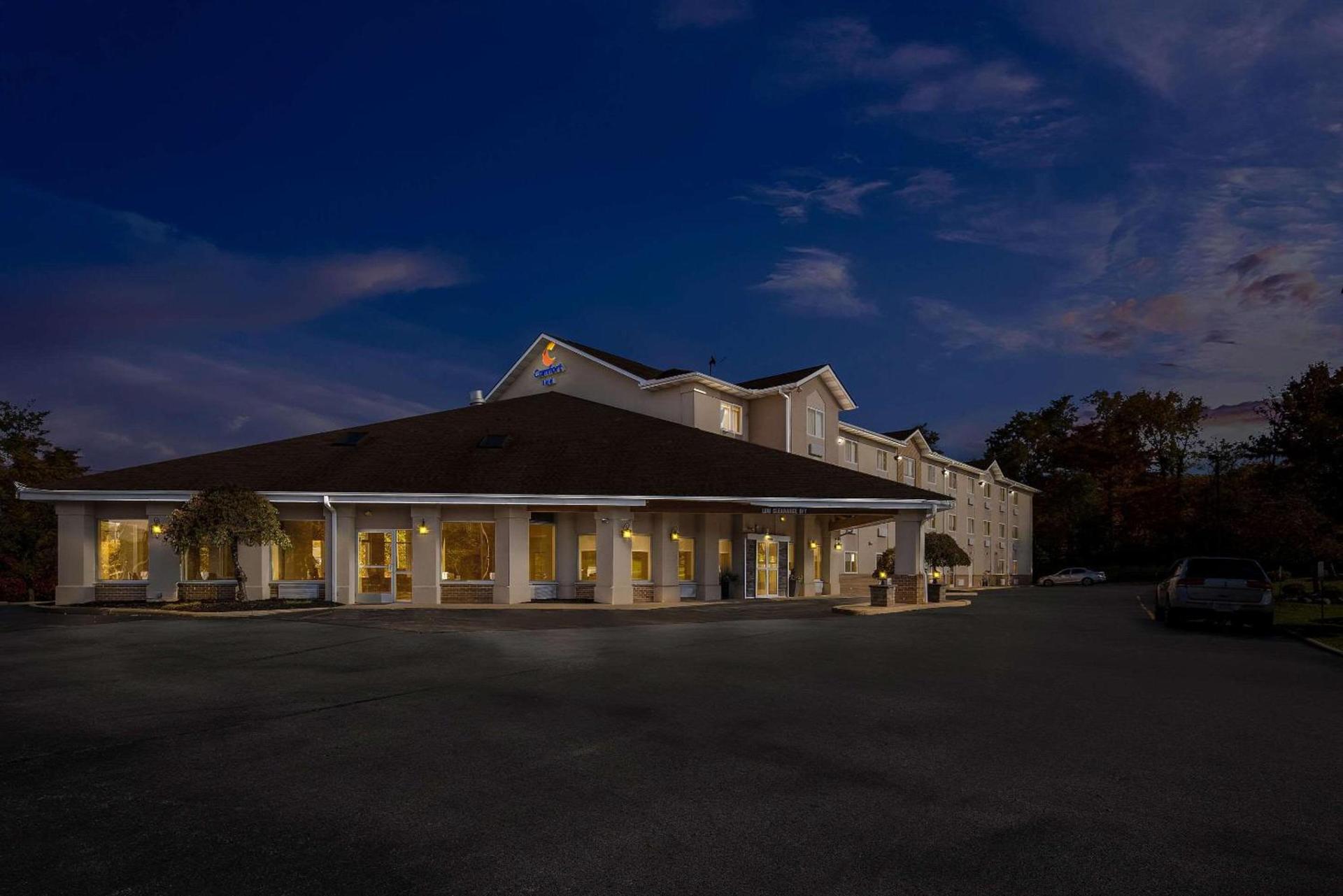 Comfort Inn Painesville - Concord photo 2