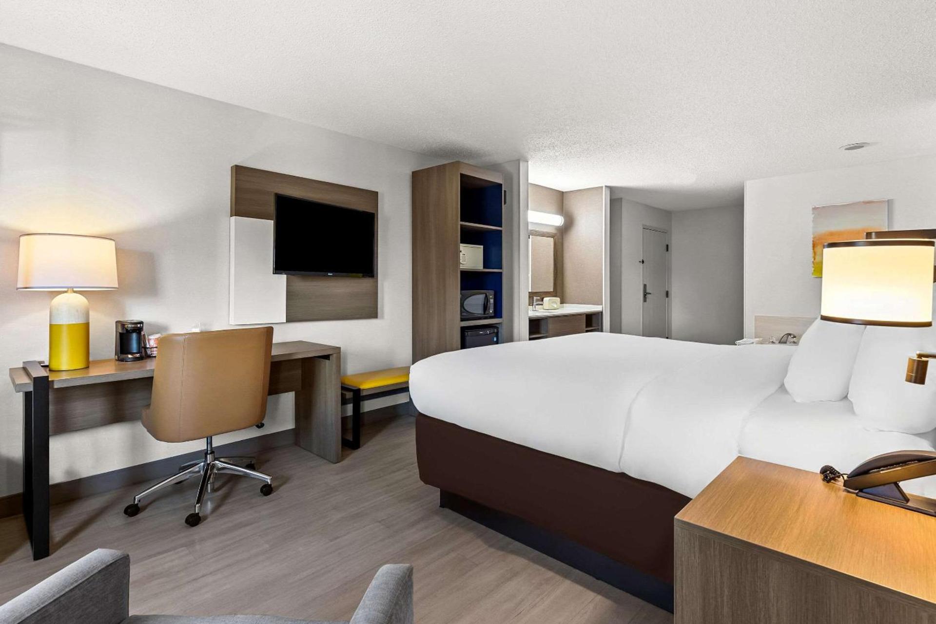 Comfort Inn Painesville - Concord photo 15