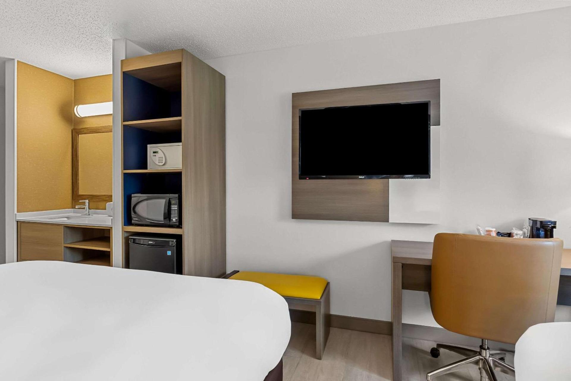 Comfort Inn Painesville - Concord photo 24
