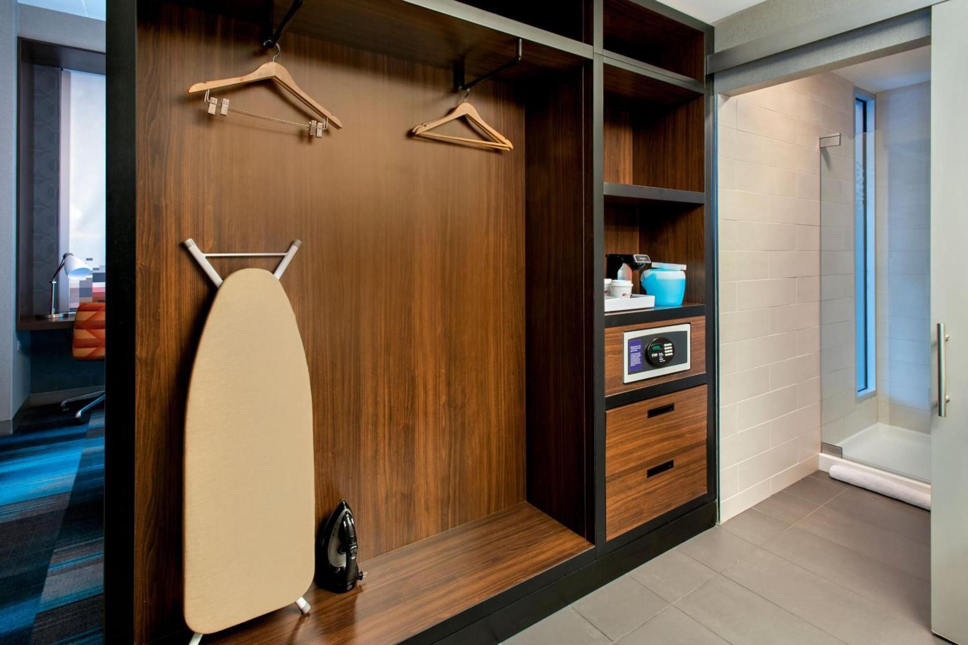 Aloft by Marriott Boston Seaport District photo 13