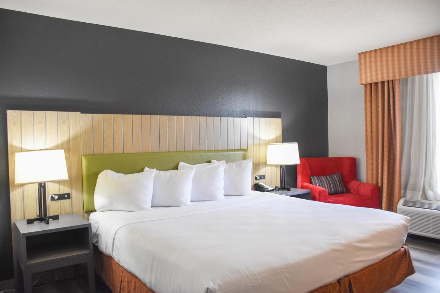 Country Inn & Suites By Radisson Bloomington-Normal West, IL photo 1
