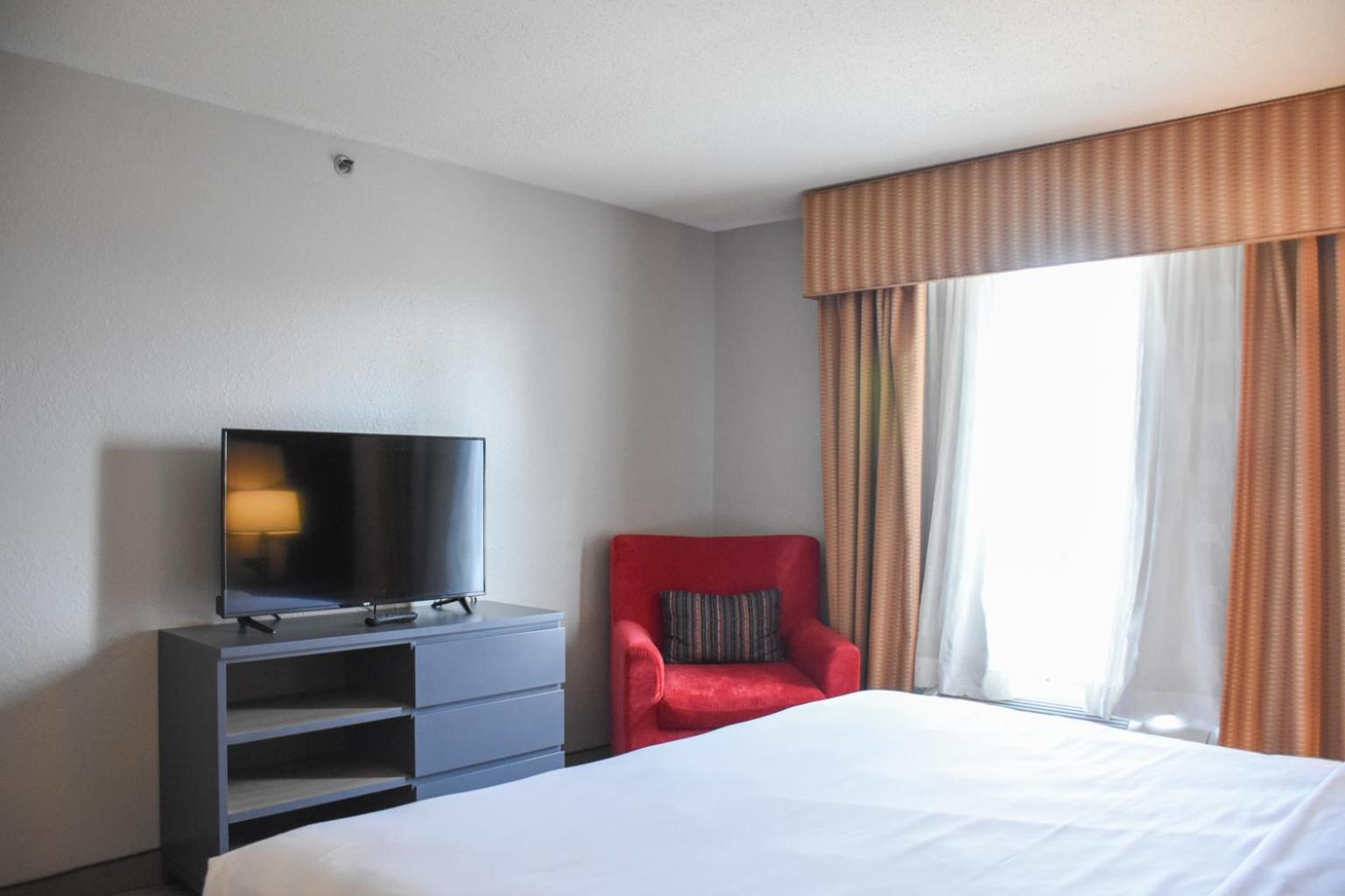 Country Inn & Suites By Radisson Bloomington-Normal West, IL photo 12