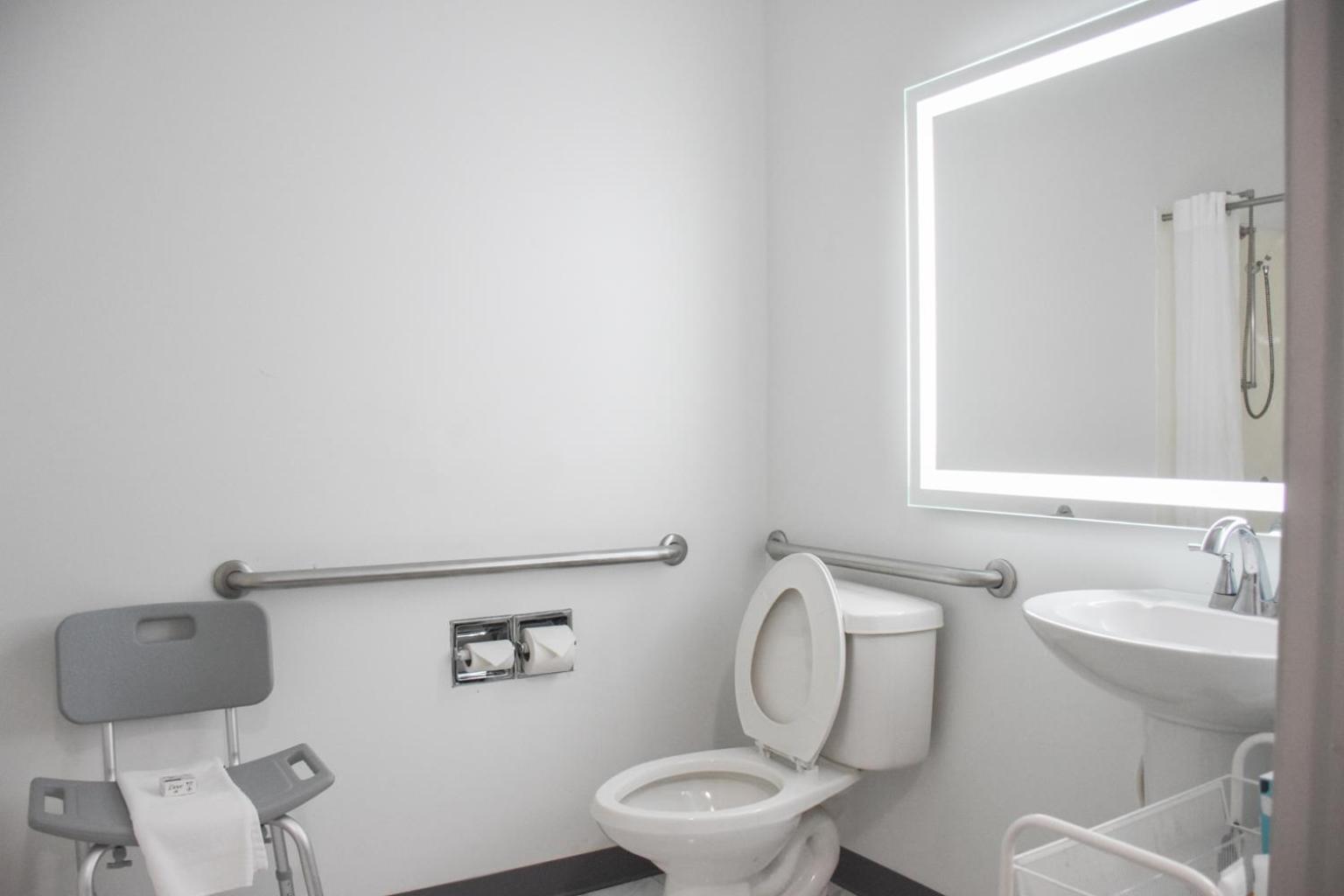 Country Inn & Suites By Radisson Bloomington-Normal West, IL photo 9