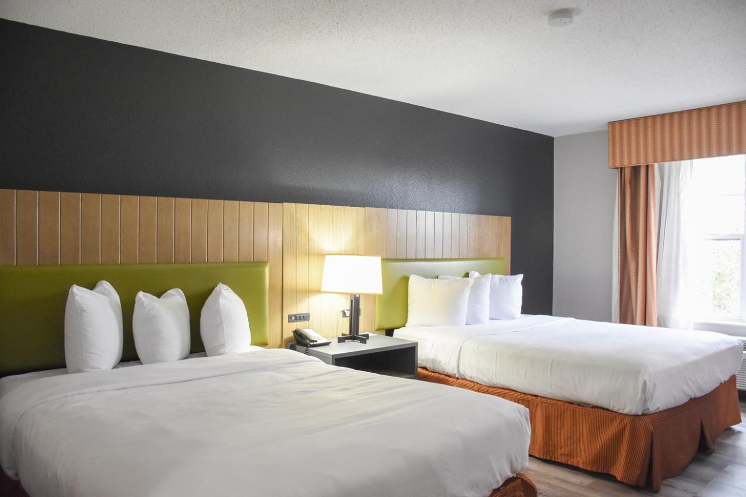 Country Inn & Suites By Radisson Bloomington-Normal West, IL photo 3