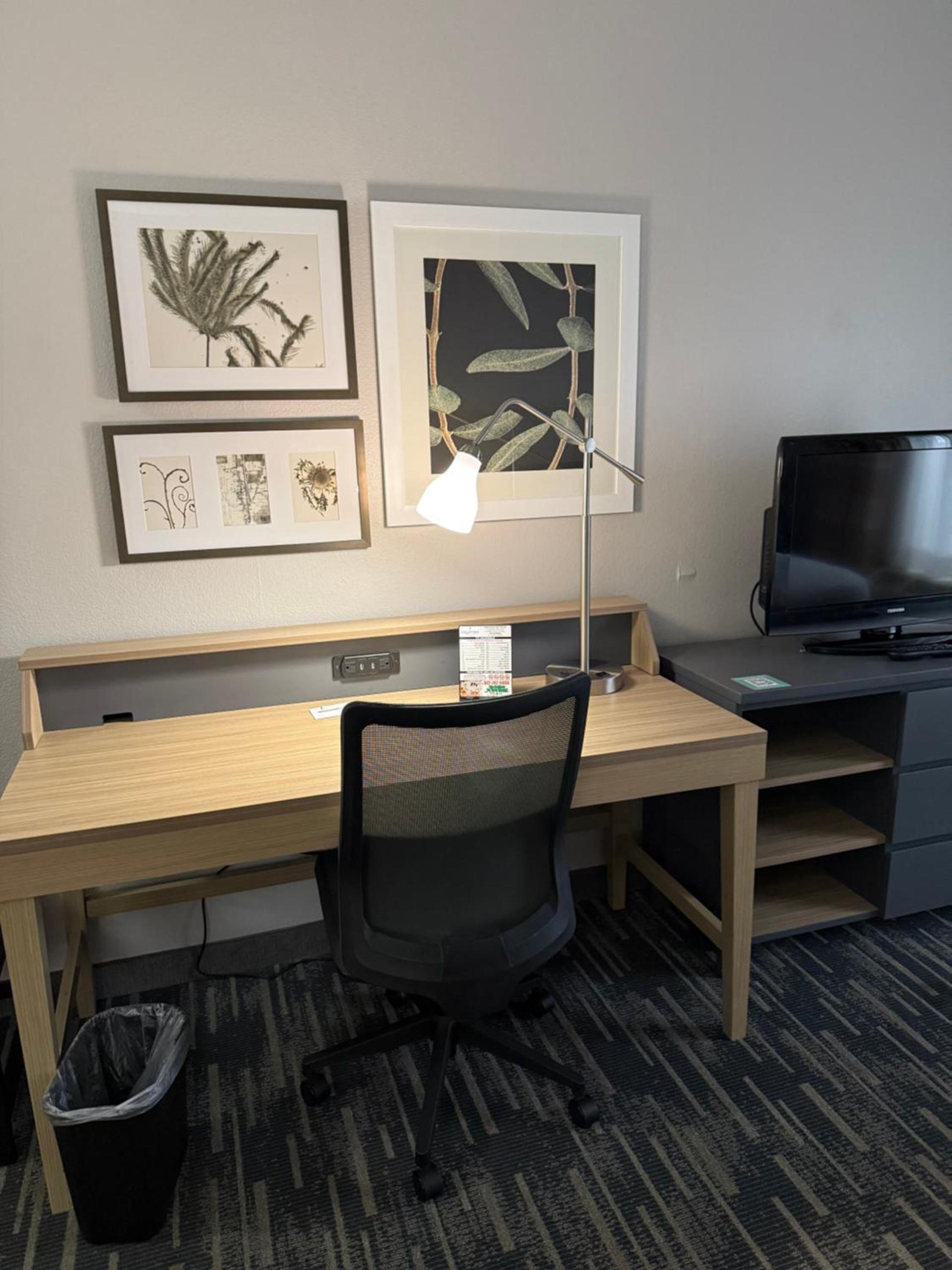 Country Inn & Suites by Radisson, Elgin, IL photo 14