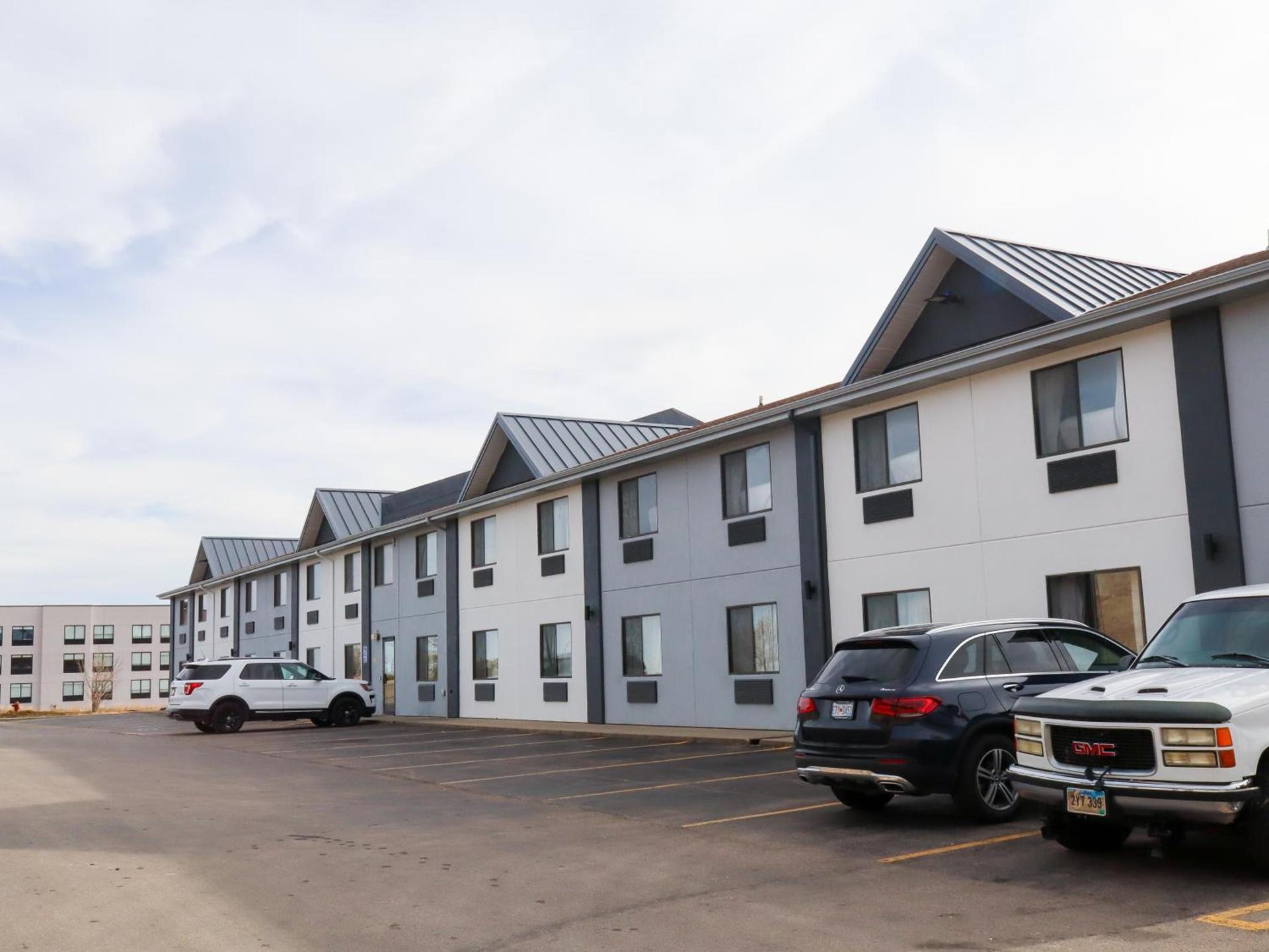 Travelodge by Wyndham Rapid City - Black Hills photo 22