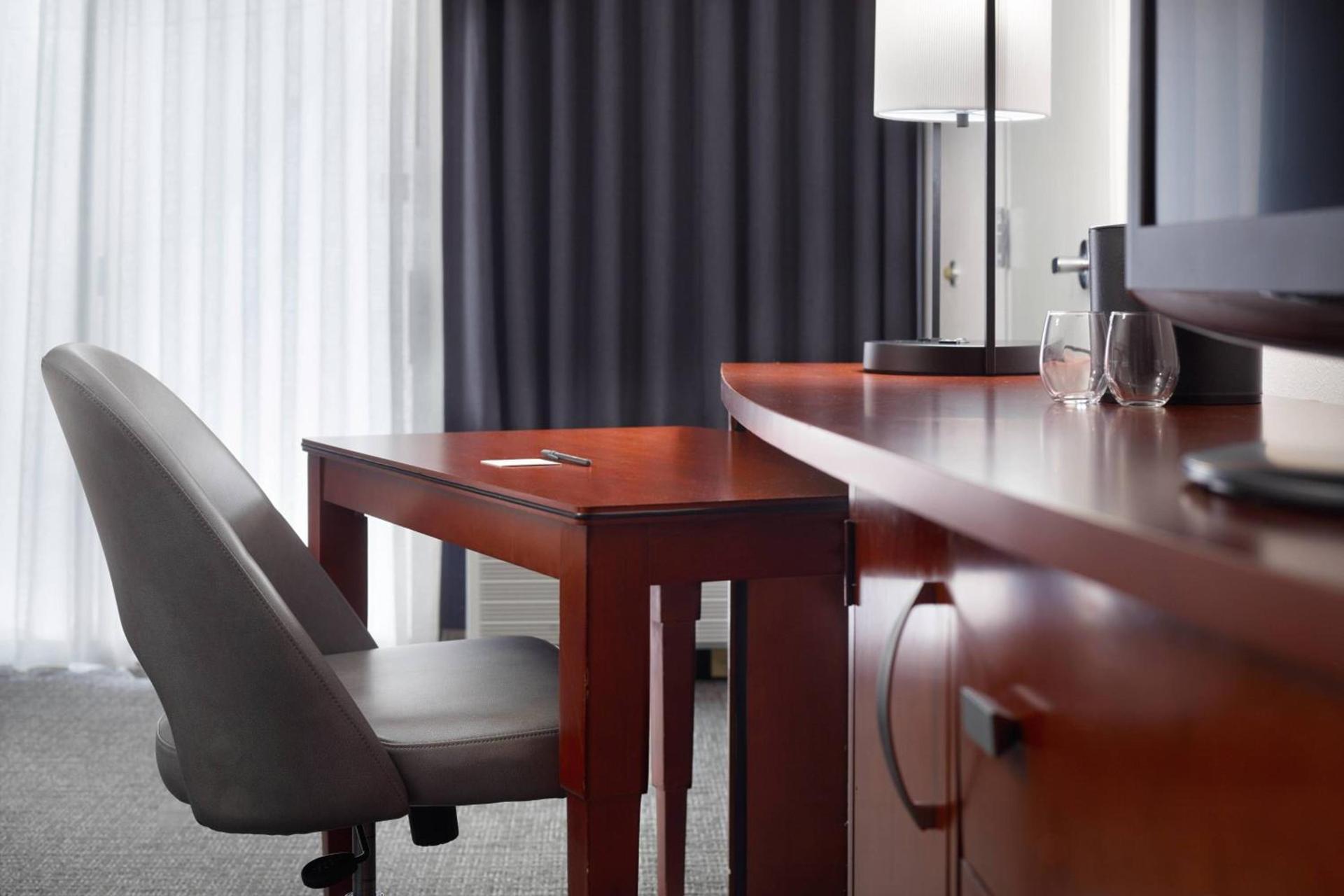 Courtyard by Marriott Raleigh Midtown photo 6