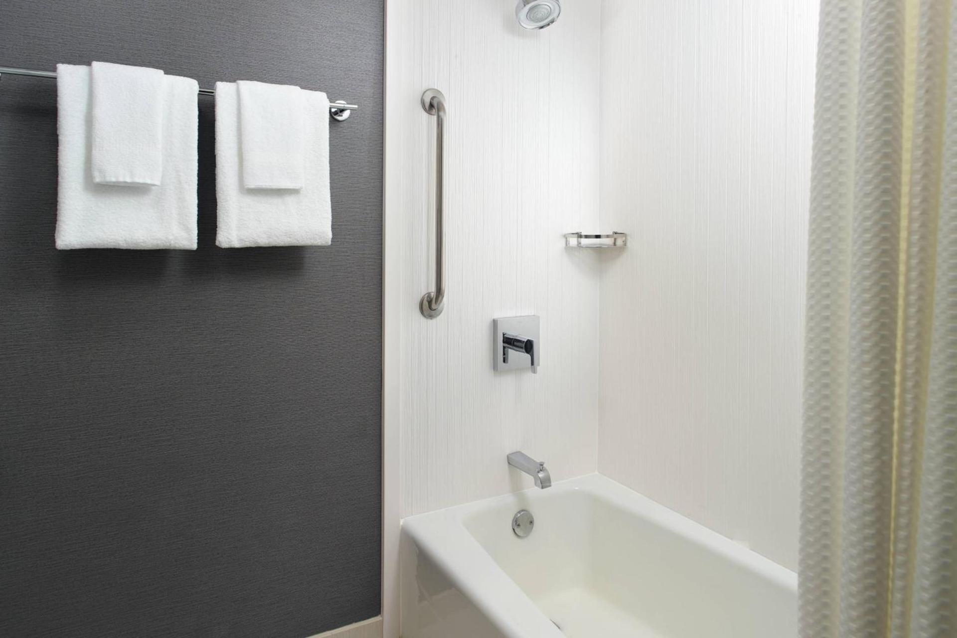 Courtyard by Marriott Raleigh Midtown photo 8
