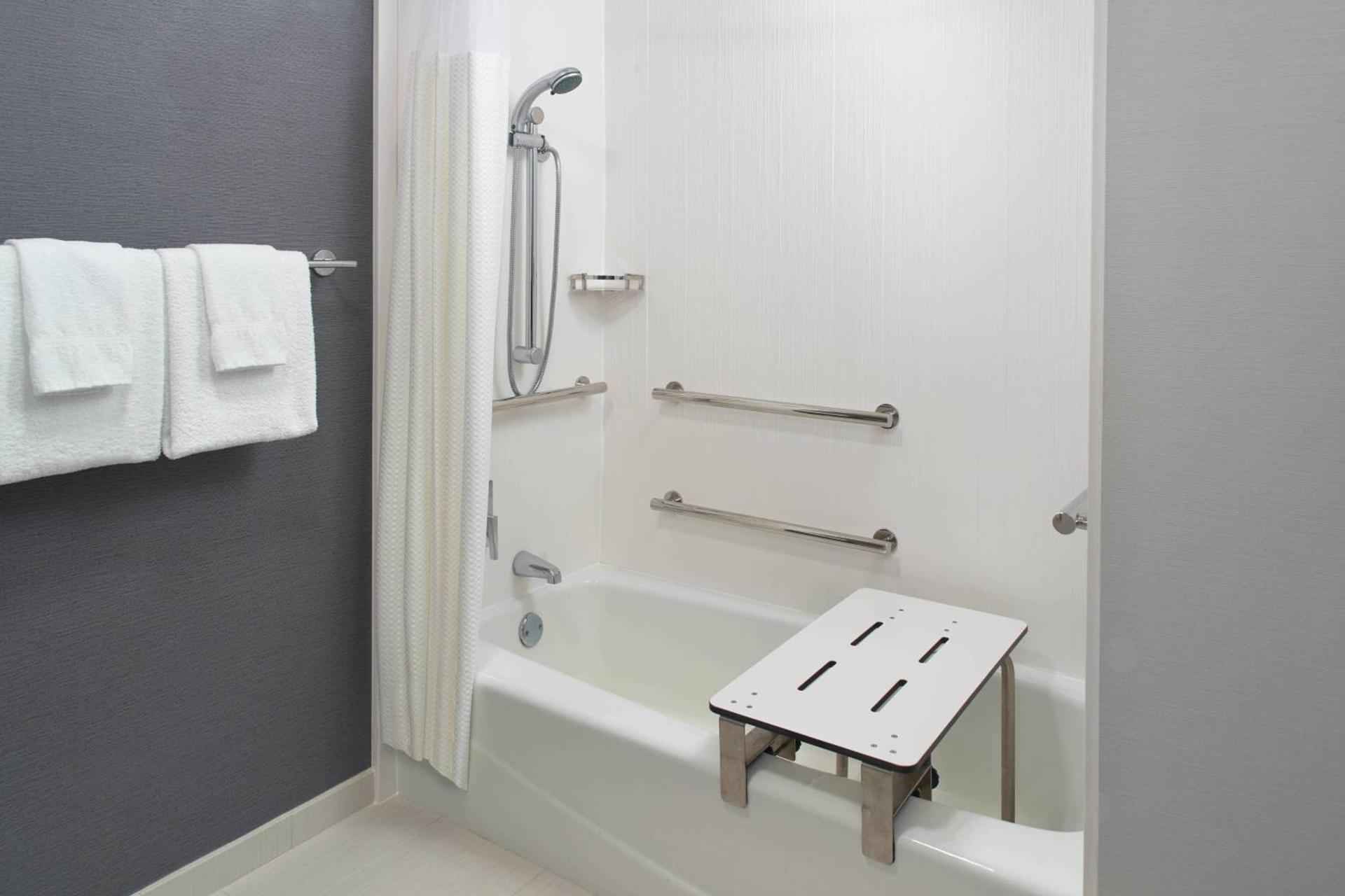Courtyard by Marriott Raleigh Midtown photo 10