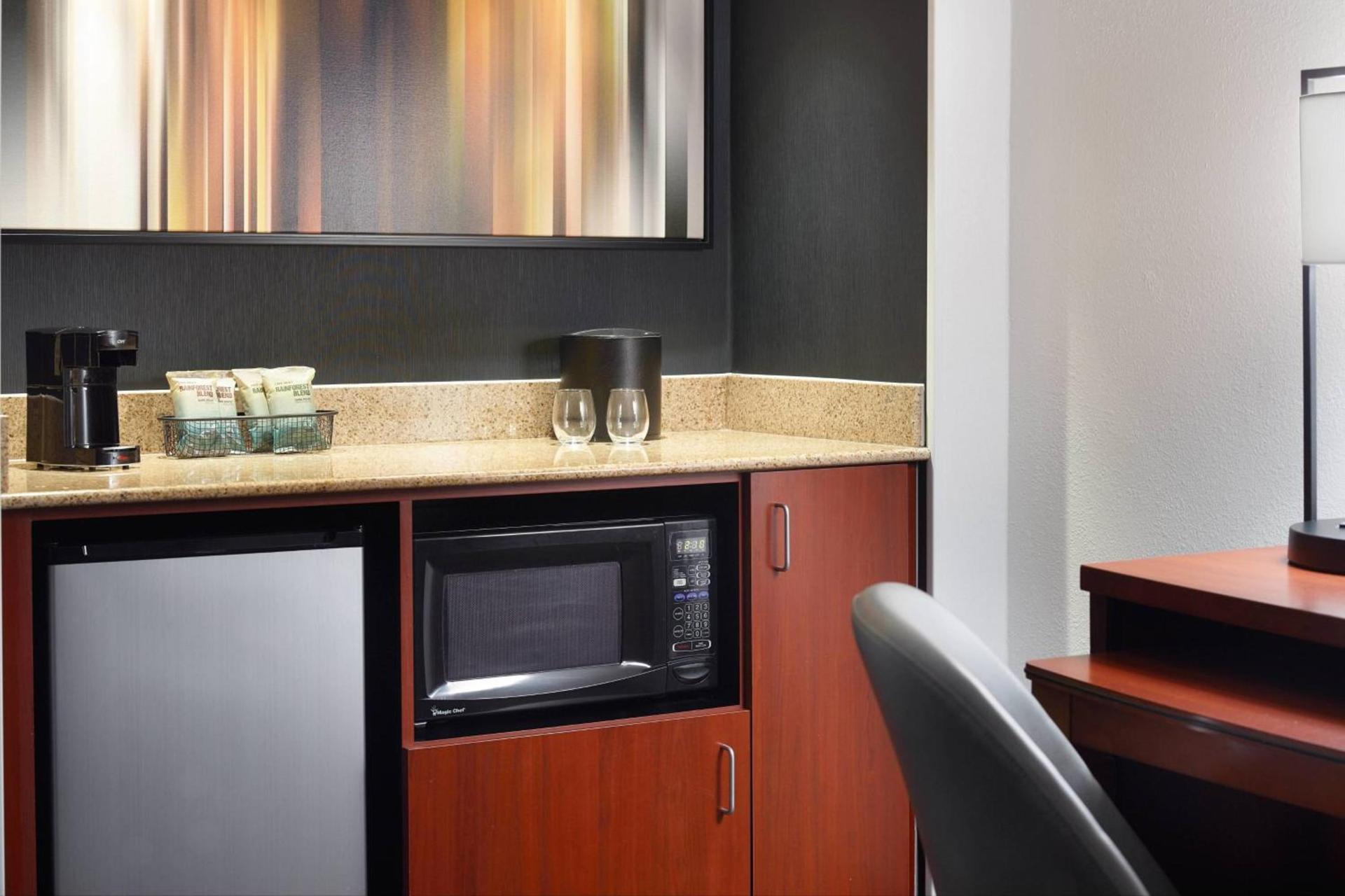 Courtyard by Marriott Raleigh Midtown photo 14