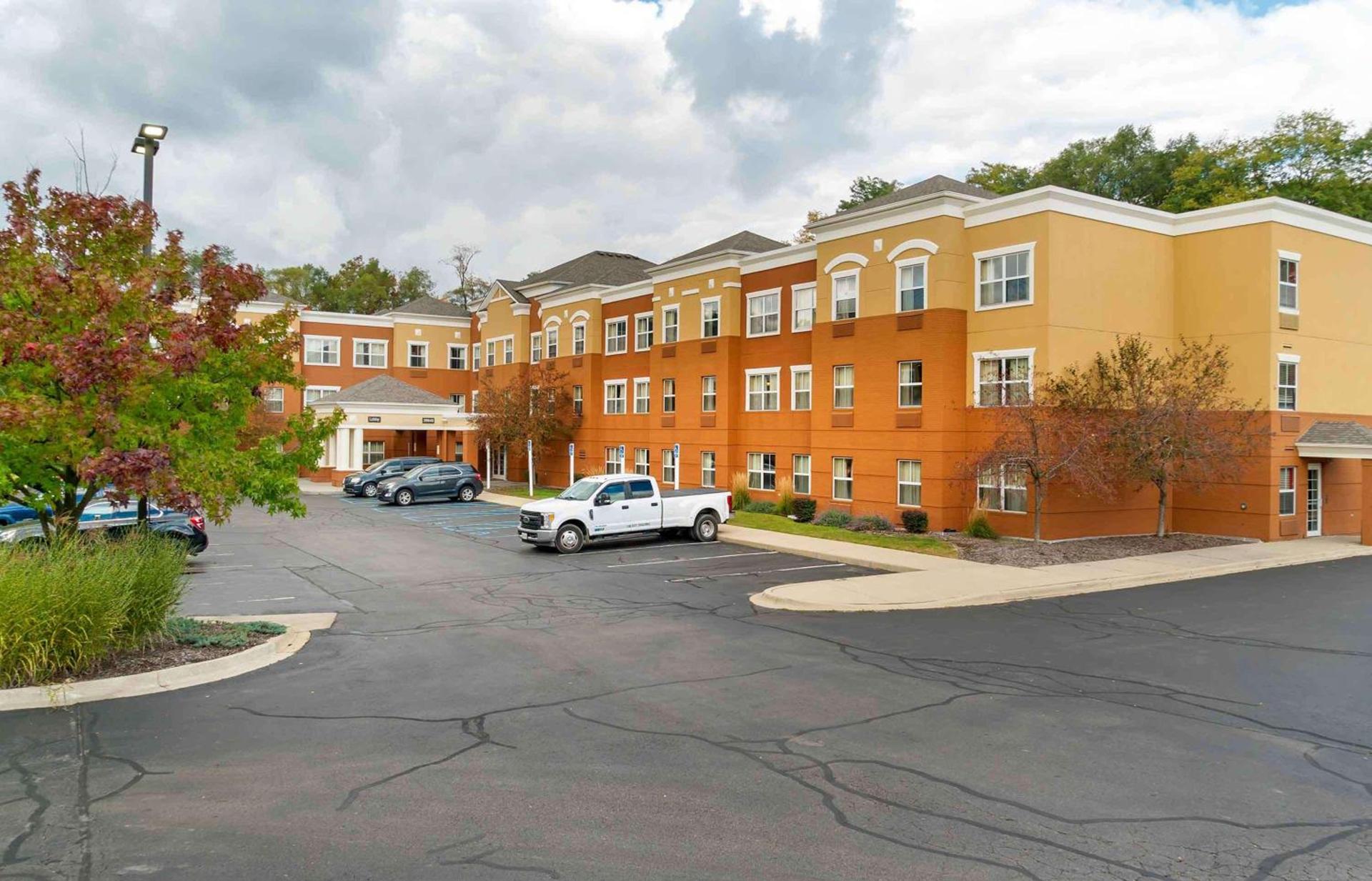 Extended Stay America Suites - Detroit - Novi - Orchard Hill Place photo 2