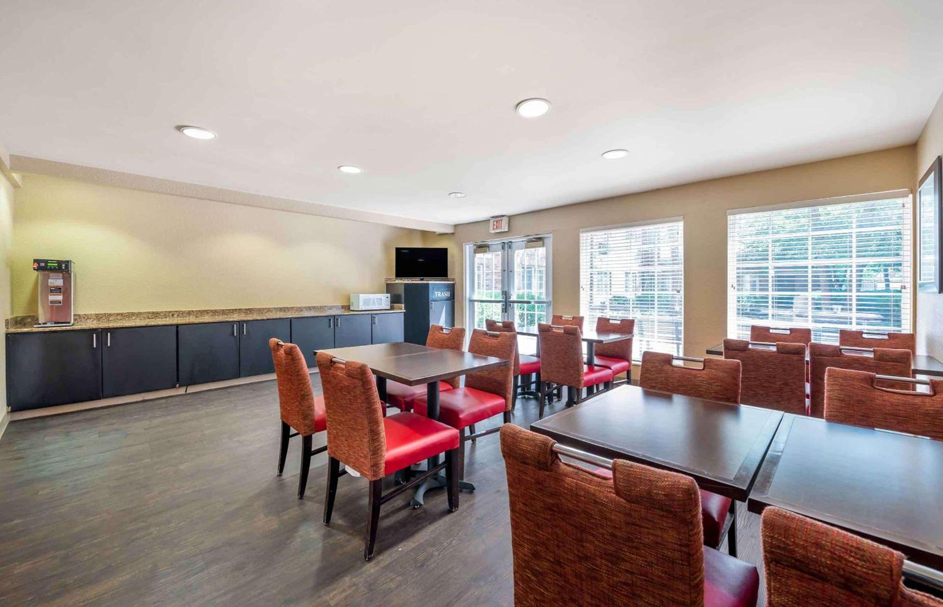 Extended Stay America Suites - Indianapolis - West 86th St photo 9