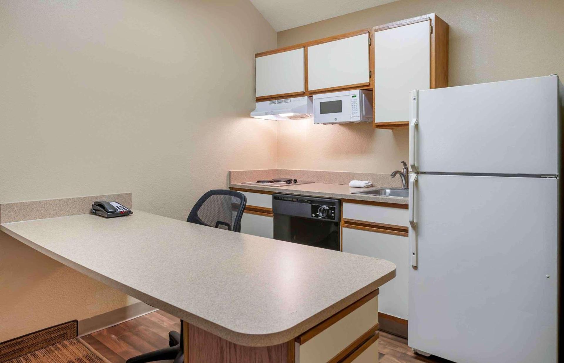 Extended Stay America Suites - Indianapolis - West 86th St photo 20