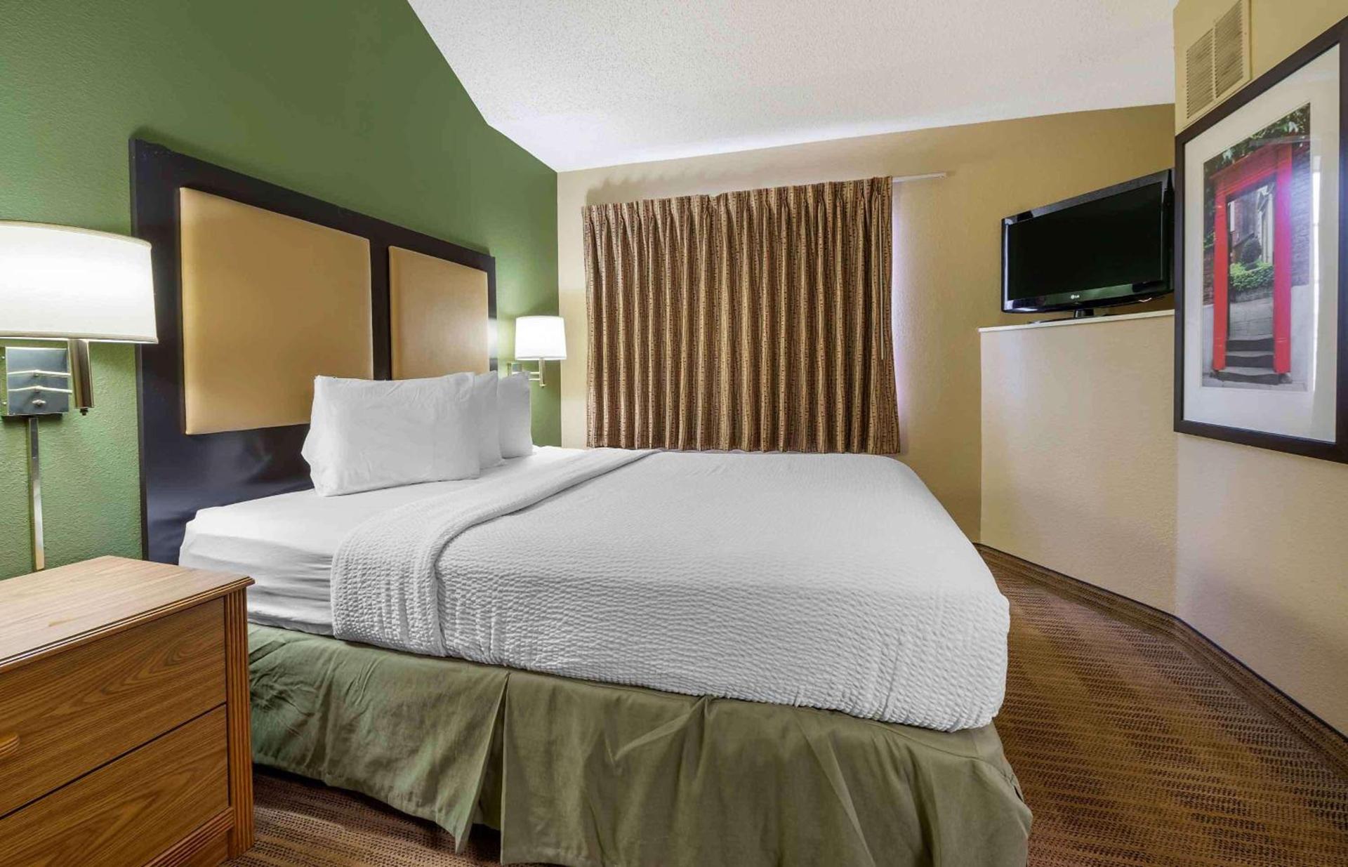 Extended Stay America Suites - Indianapolis - West 86th St photo 22