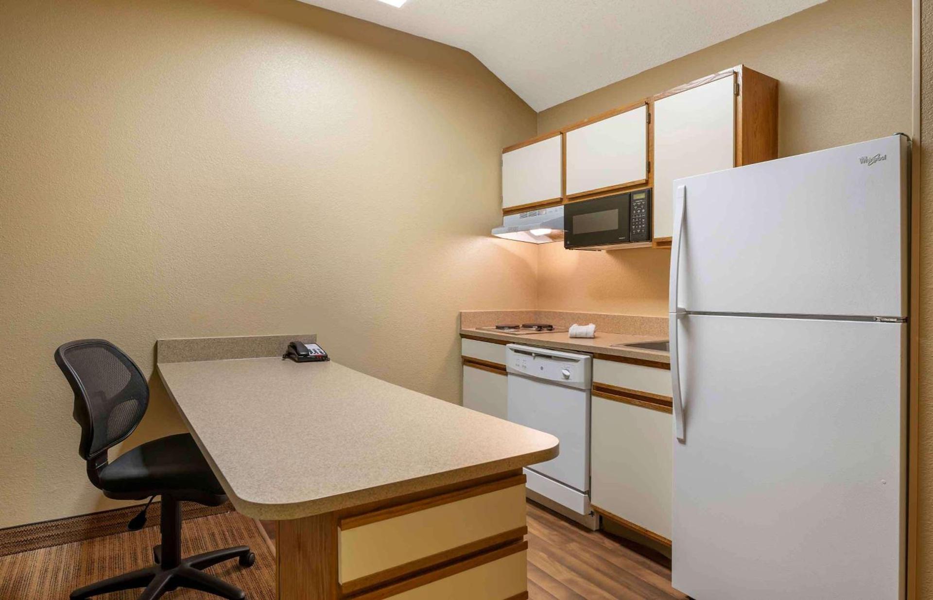 Extended Stay America Suites - Indianapolis - West 86th St photo 25