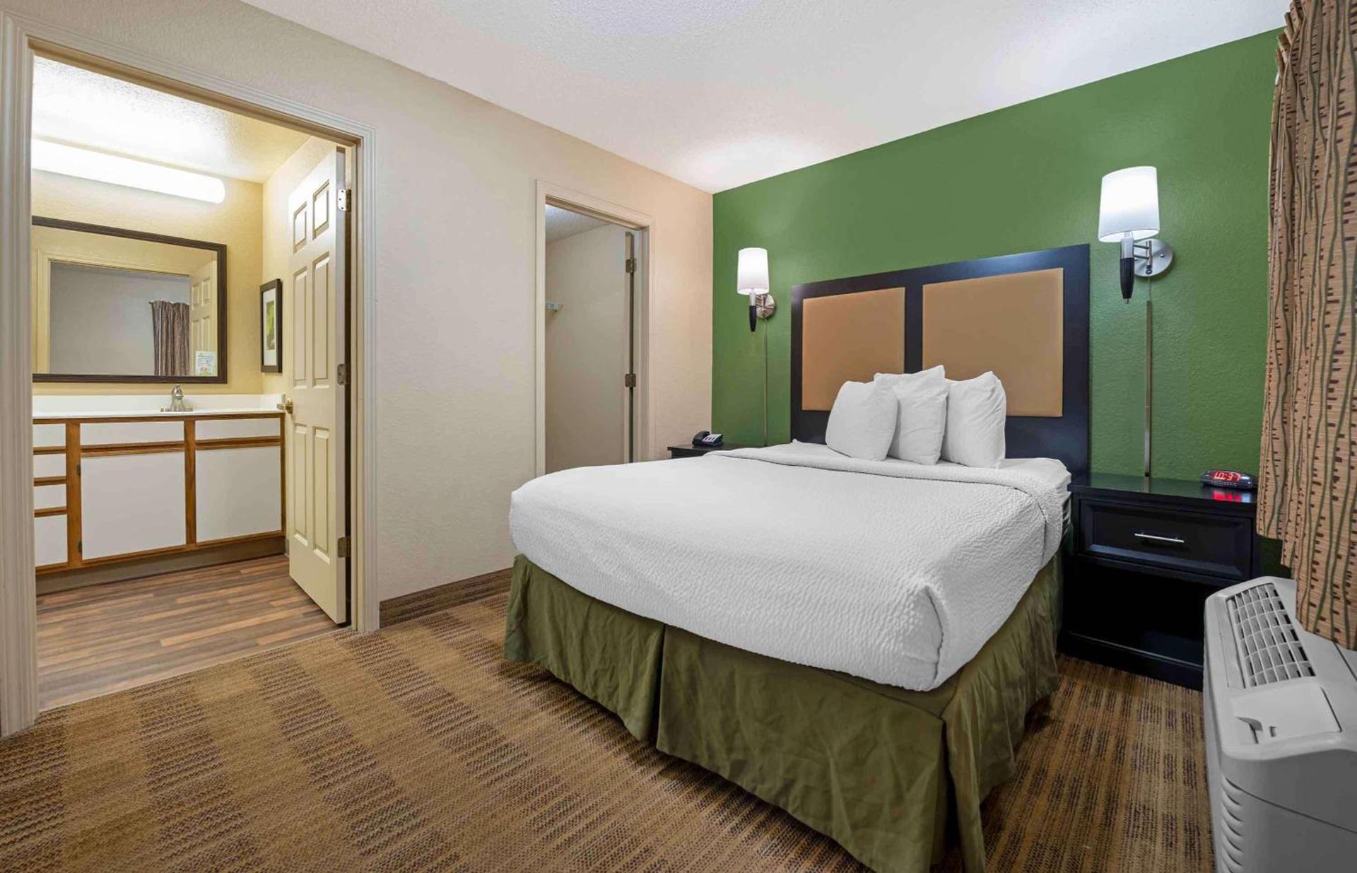 Extended Stay America Suites - Indianapolis - West 86th St photo 27