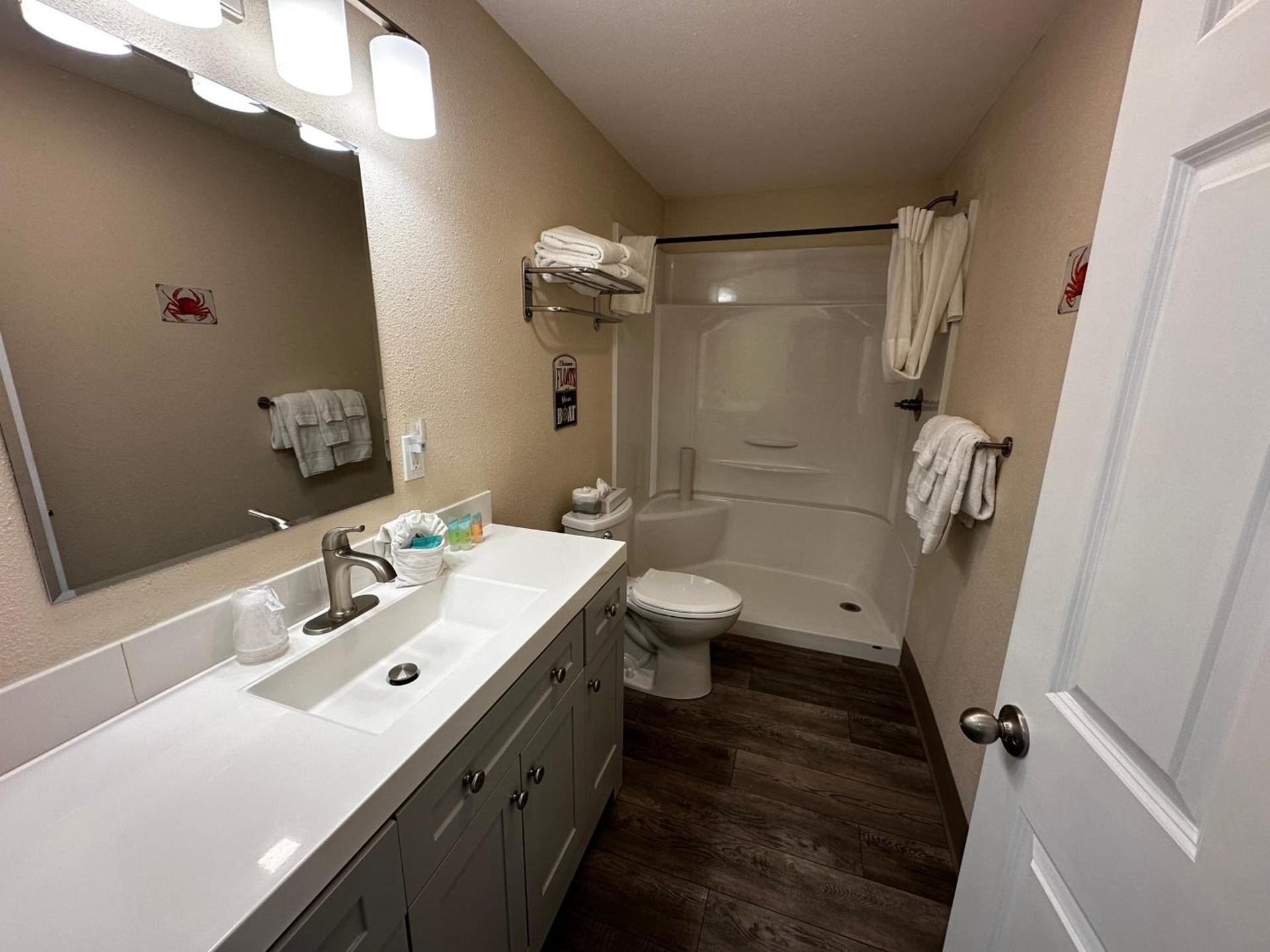 Coastal Inn and Suites photo 53