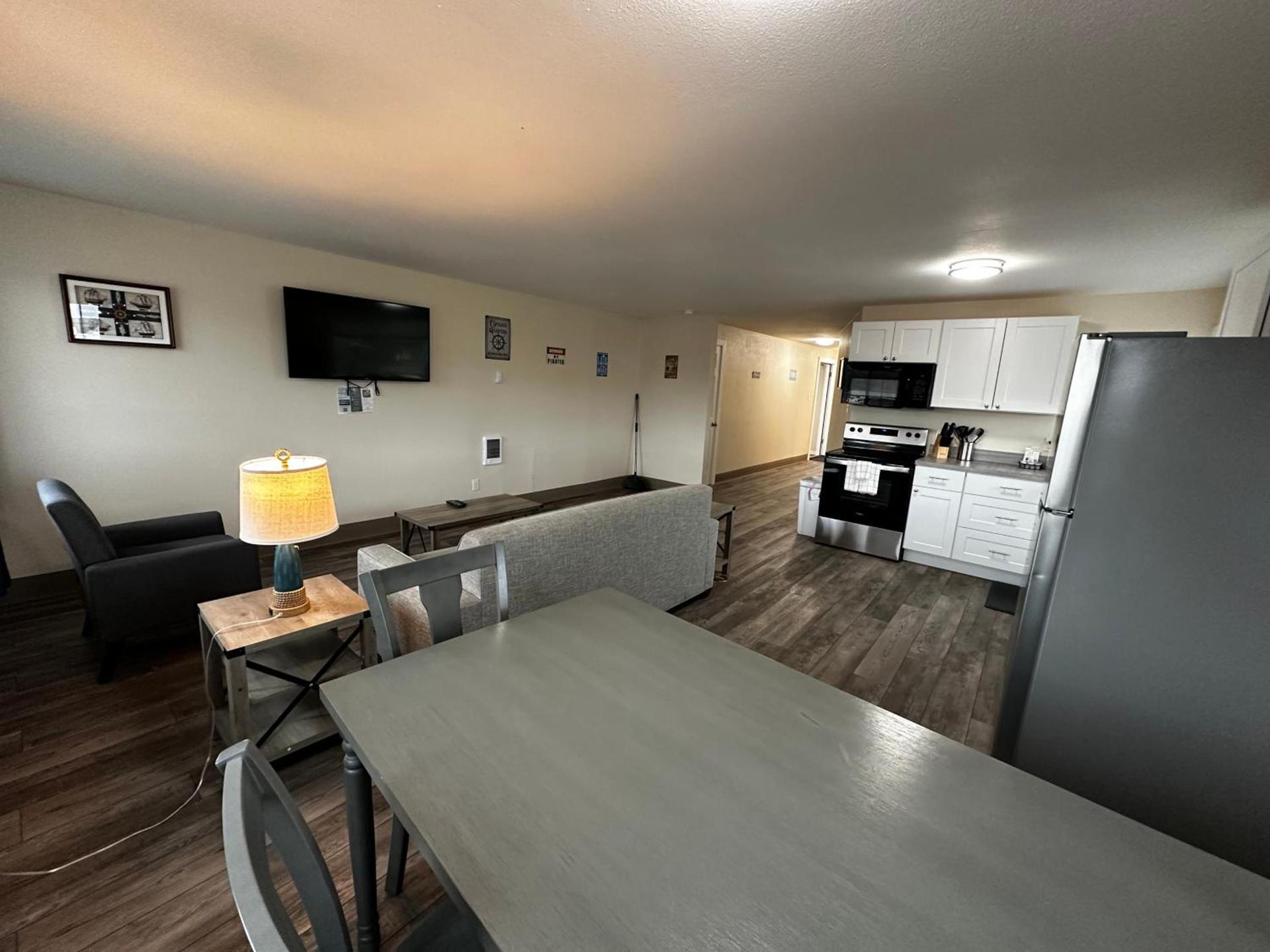 Coastal Inn and Suites photo 55