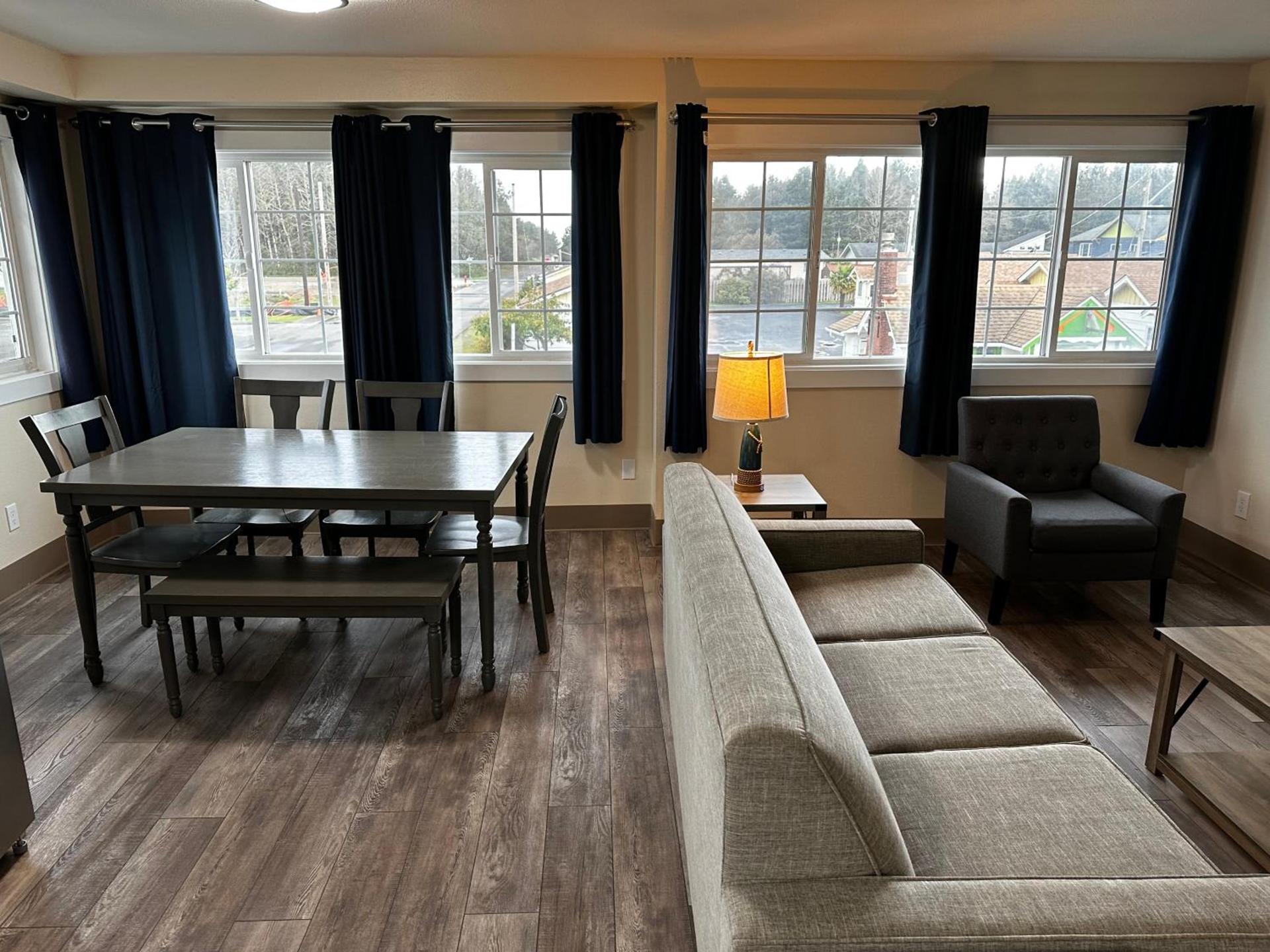 Coastal Inn and Suites photo 60