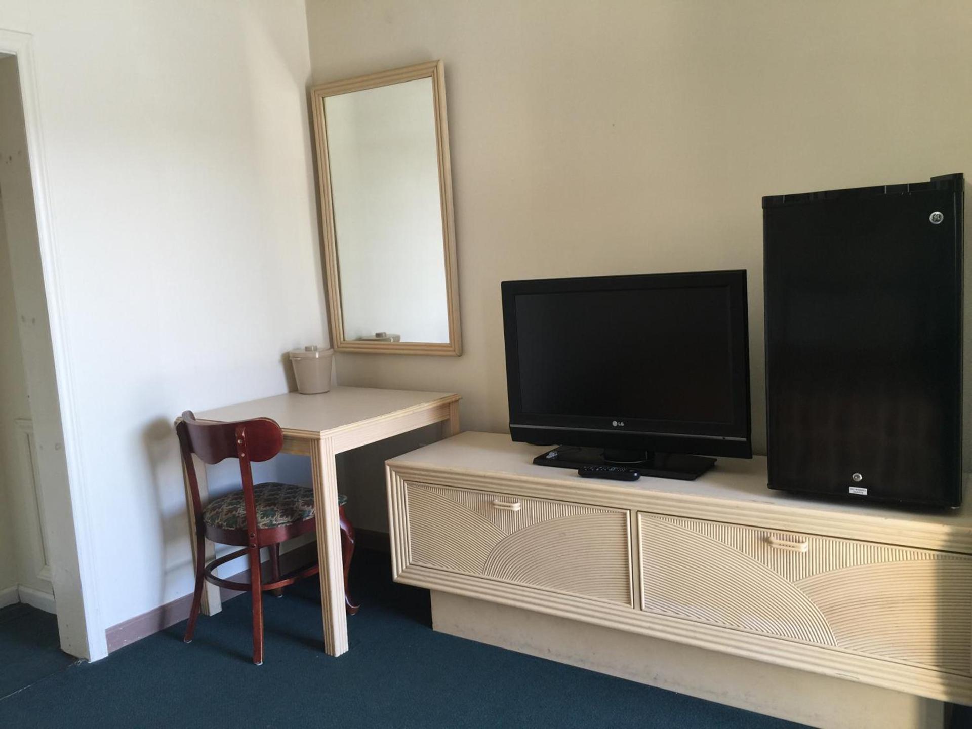Coastal Motel photo 11