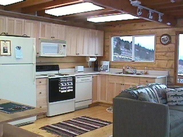 Alaska Adventure Cabins photo 73