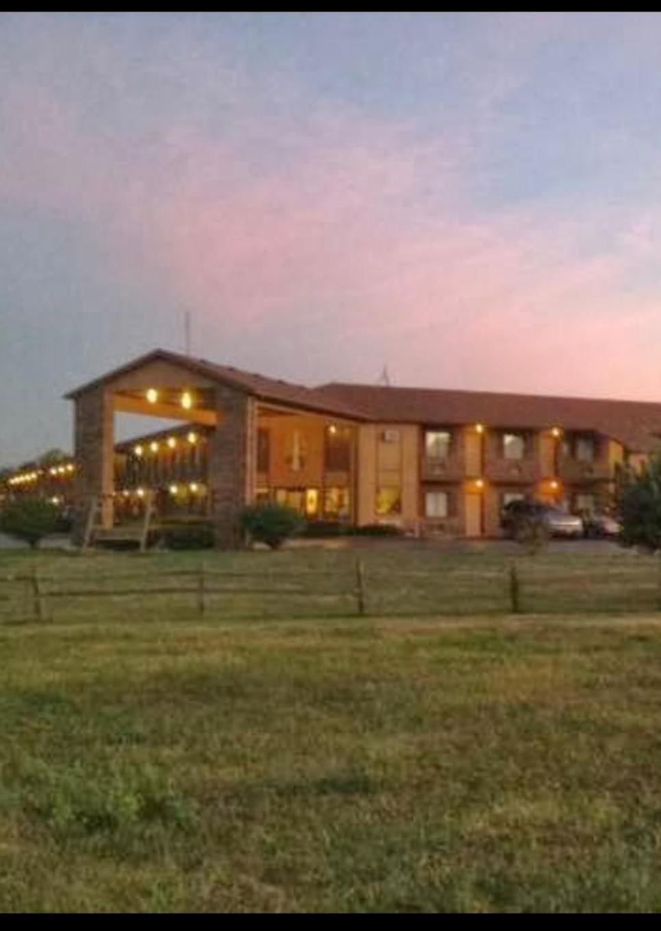 Park inn motel photo 2