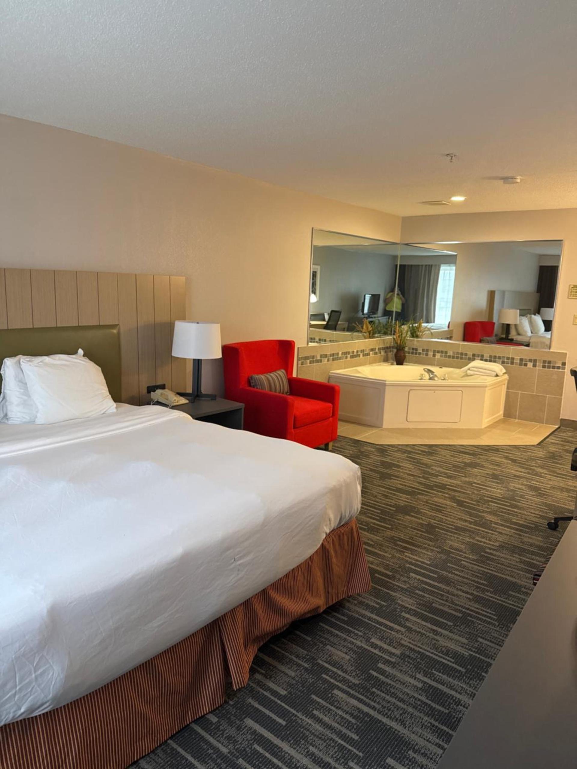 Country Inn & Suites by Radisson, Elgin, IL photo 31