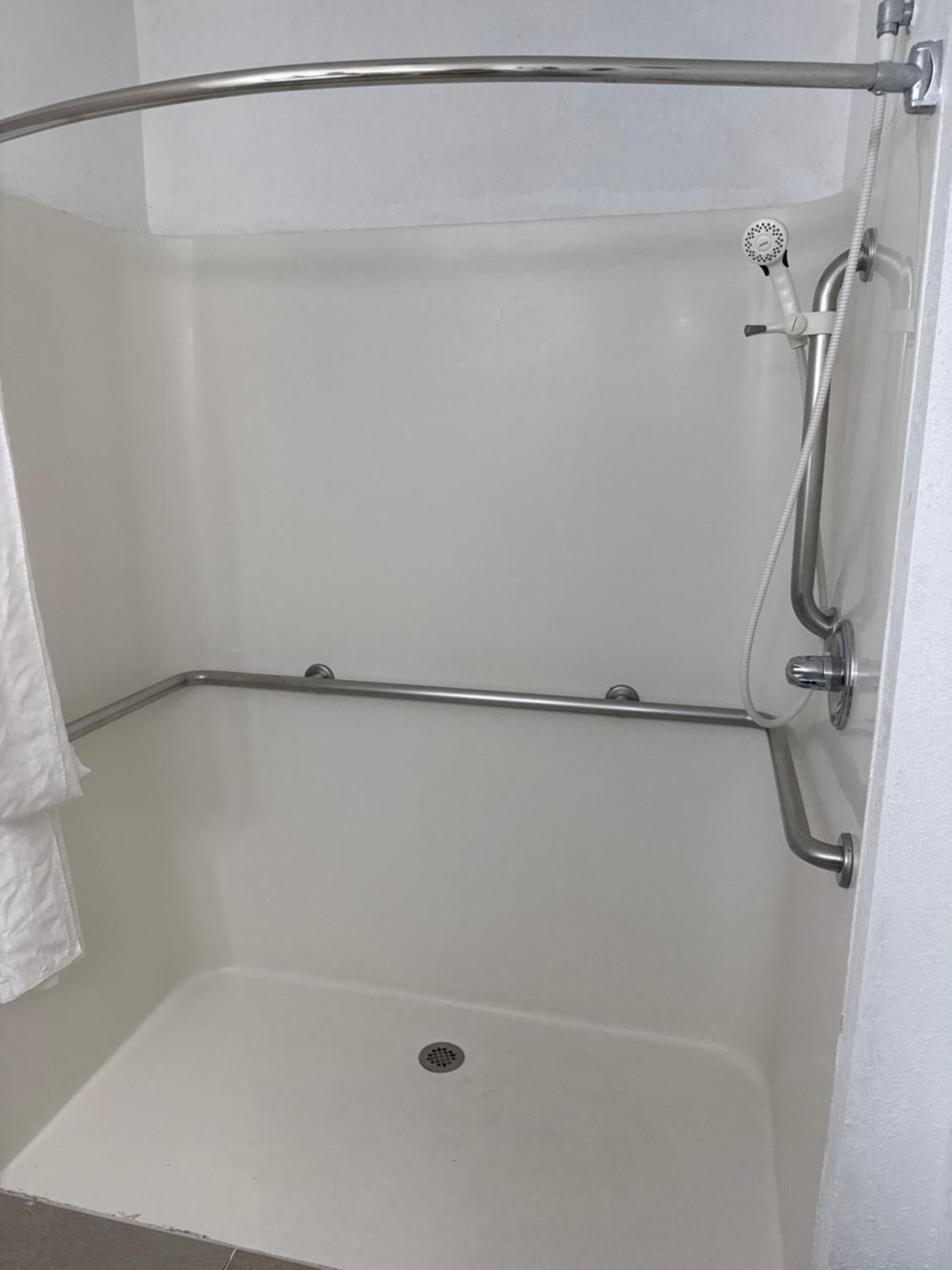 Country Inn & Suites by Radisson, Elgin, IL photo 38
