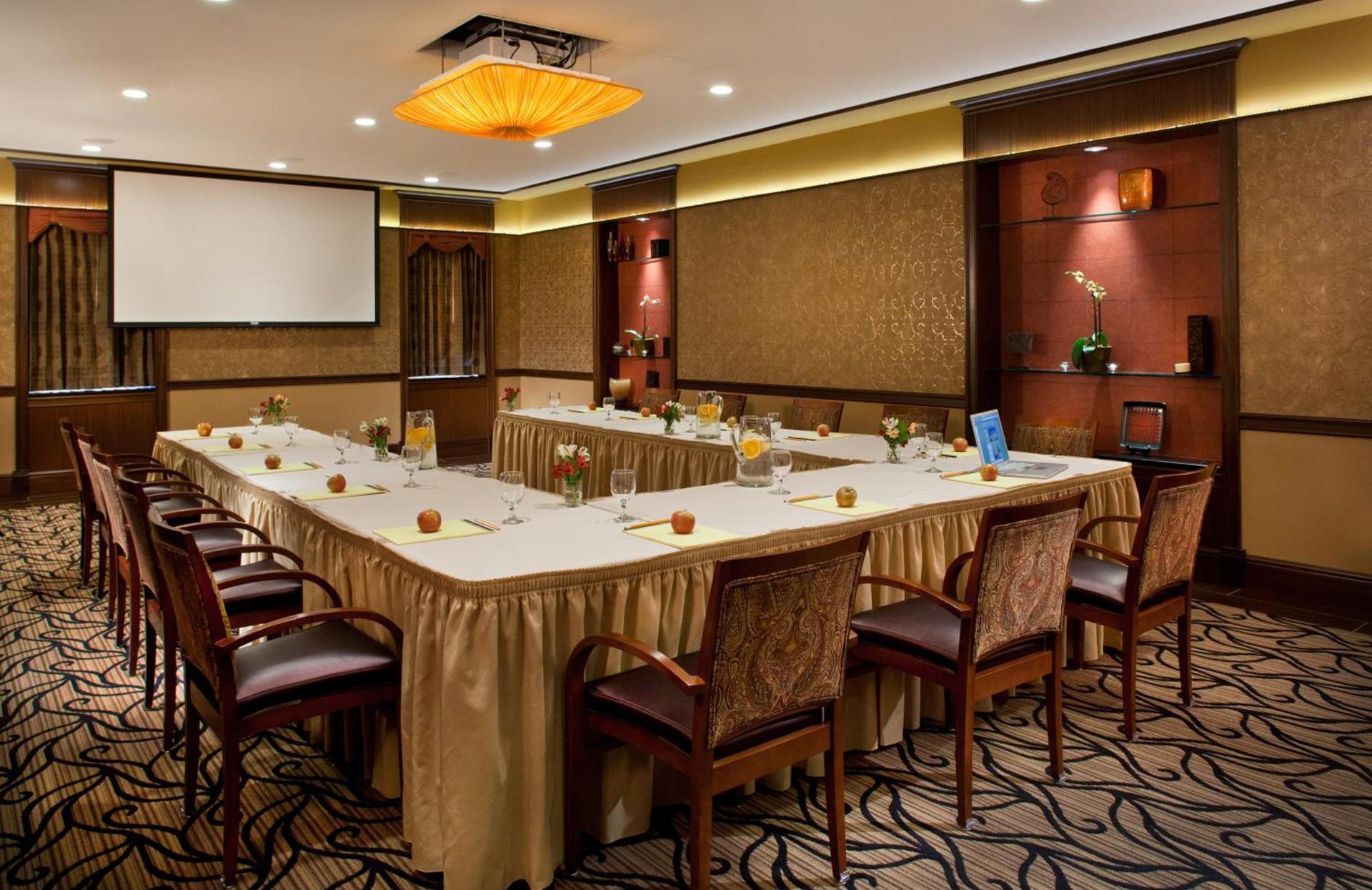 Chestnut Hill Hotel photo 29