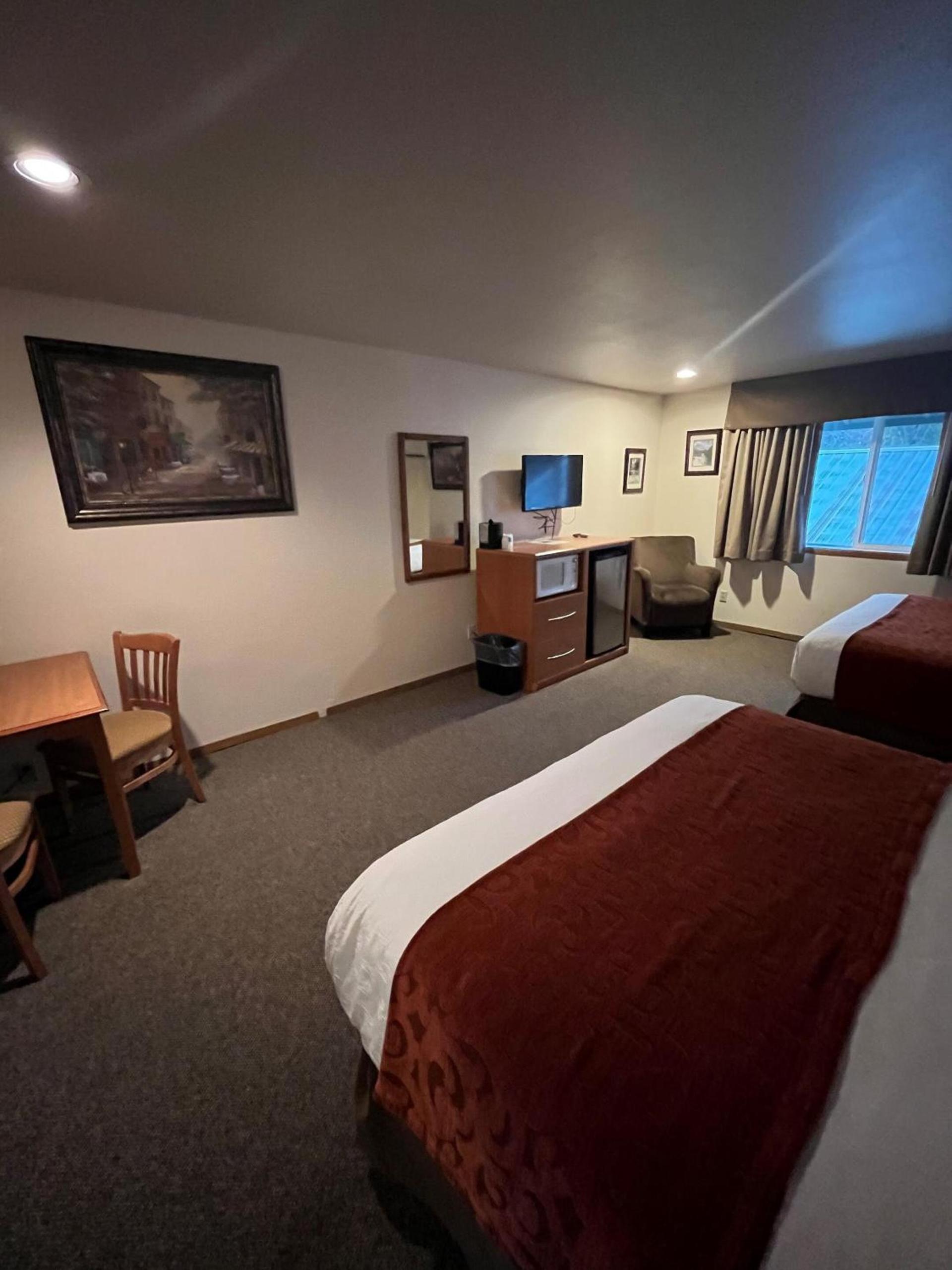 Seasons Motel photo 18