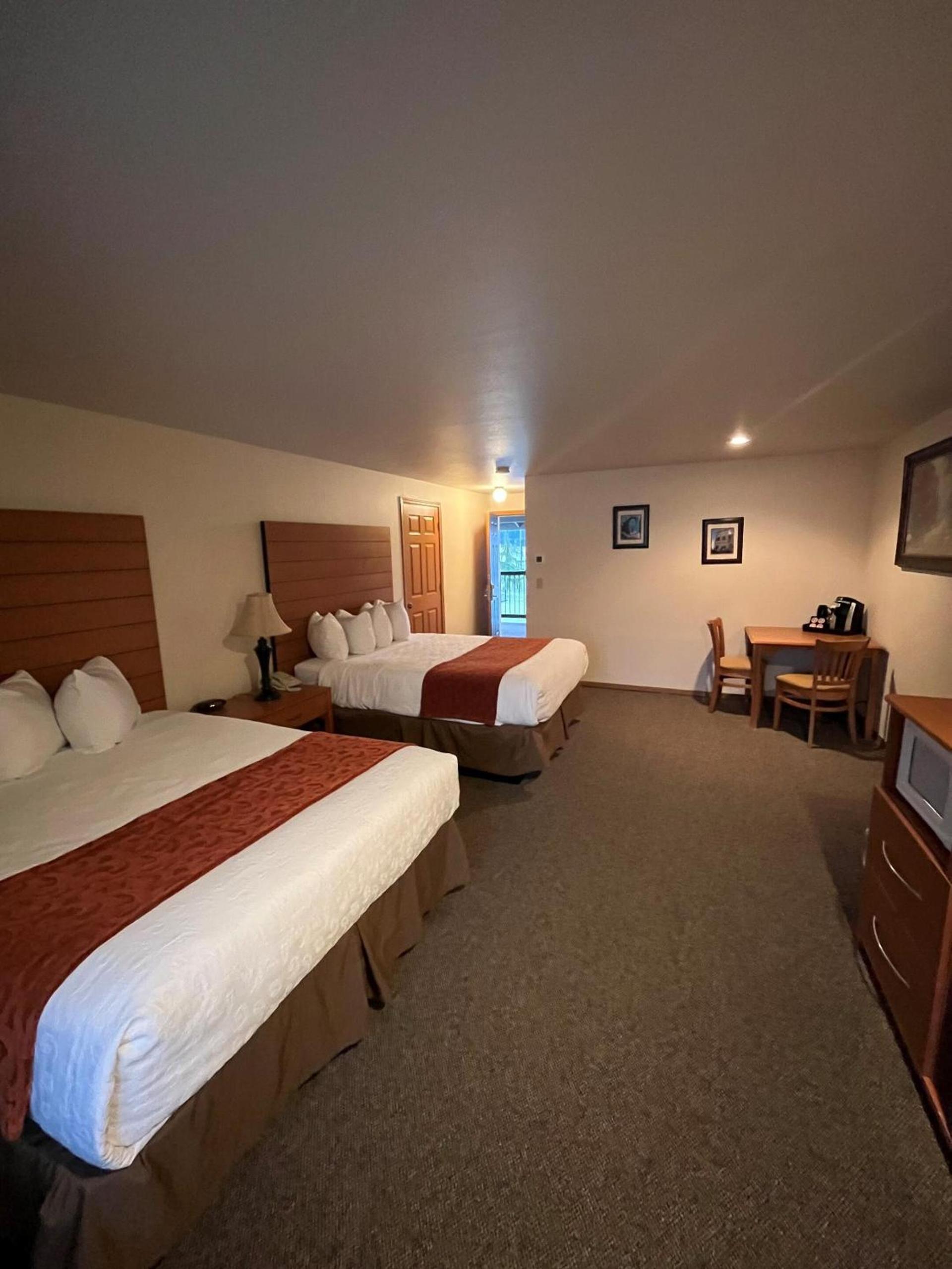Seasons Motel photo 19