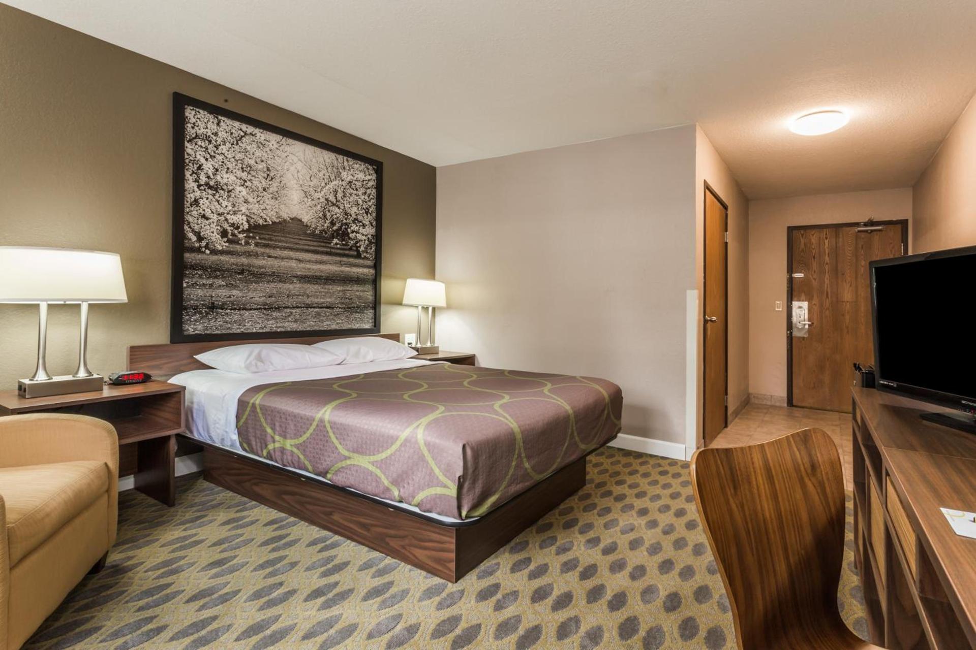 Super 8 by Wyndham Willows photo 25